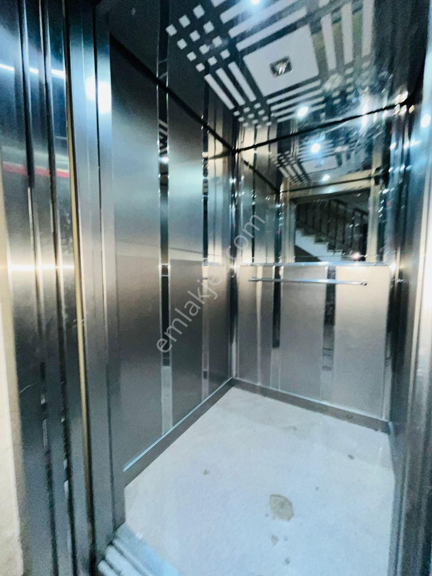 Şahintepe'de Hocalı Cad. Dibi 3+1 Asansörlü Ara Kat Satılık Daire !!! - Görsel 19