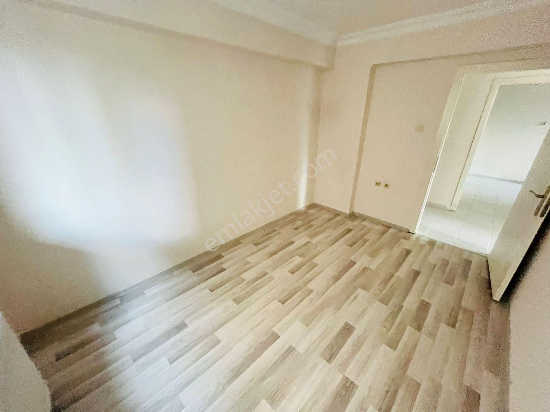 Şahintepe'de Hocalı Cad. Dibi 3+1 Asansörlü Ara Kat Satılık Daire !!! - Görsel 6