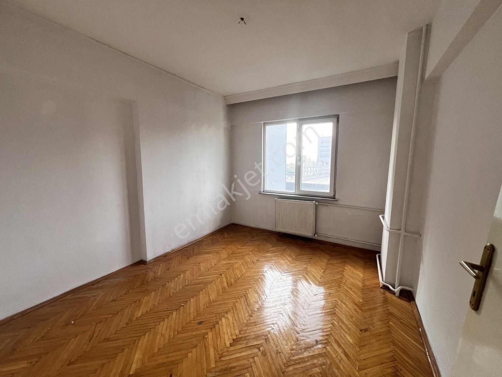 Tam Merkezde 3+1 Manzaralı Site İçi Kiralık Daire - Görsel 8
