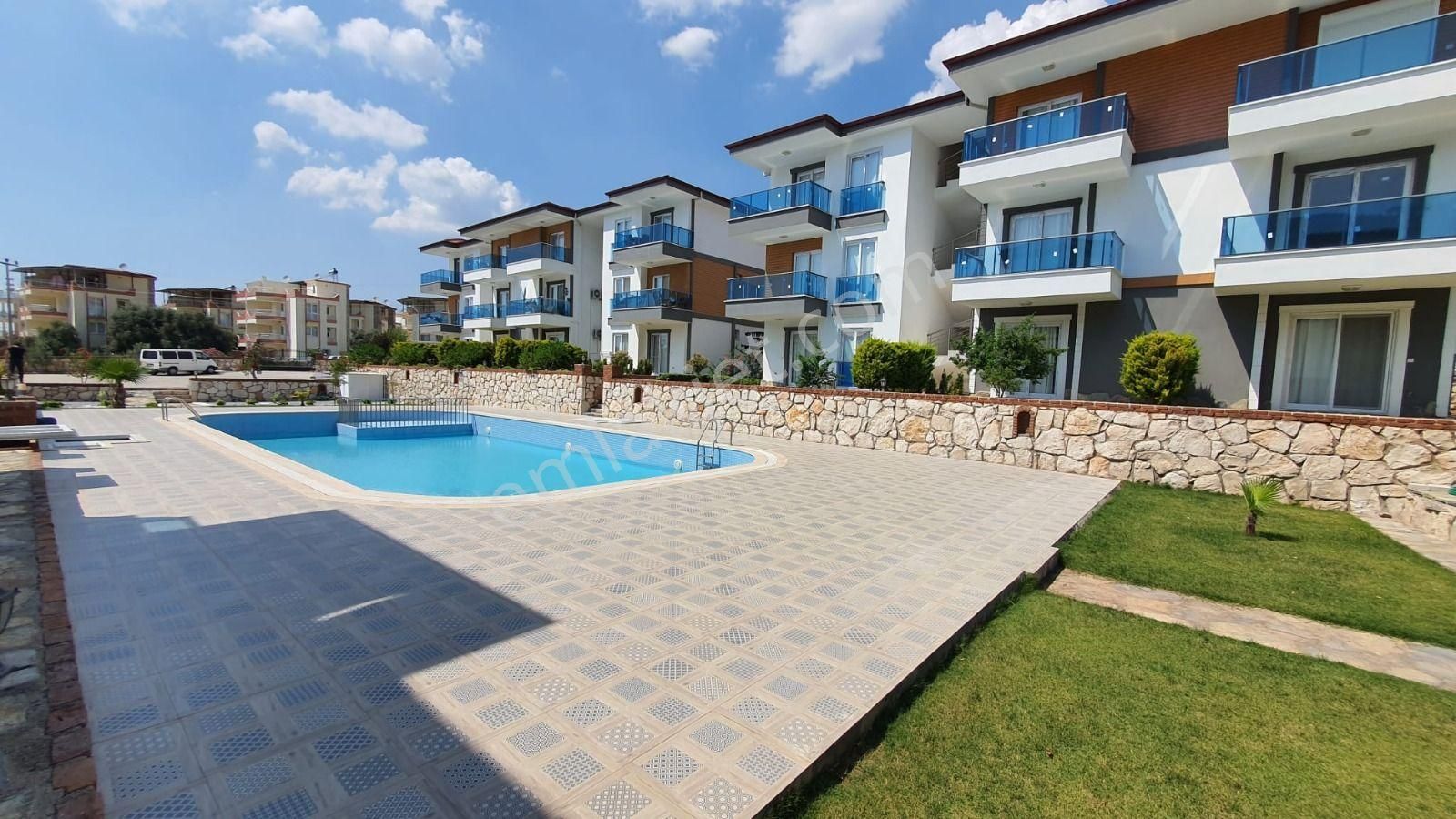 Aydın Akbük'te Satılık Havuzlu Site İçerisinde Müstakil Ev Gibi Eşyalı 1+1 Daire - Görsel 11