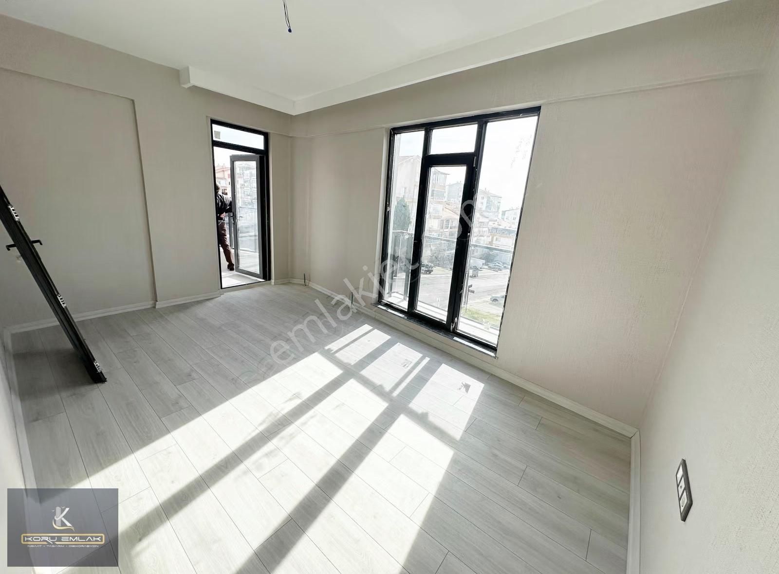 Sancaktepede Park Manzaralı E.banyolu Sıfır Lüks Daireler - Görsel 26