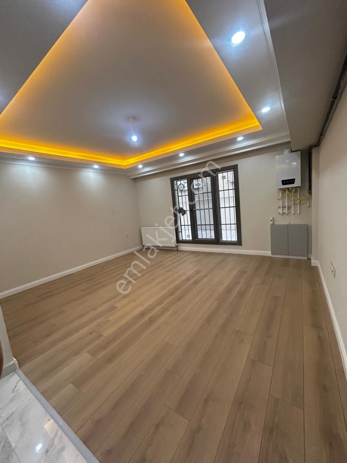 Şahin Gayrimenkulden Satılık Ferah 4+1 — Bodrumlu Ve Geniş Balkonlu Daire!