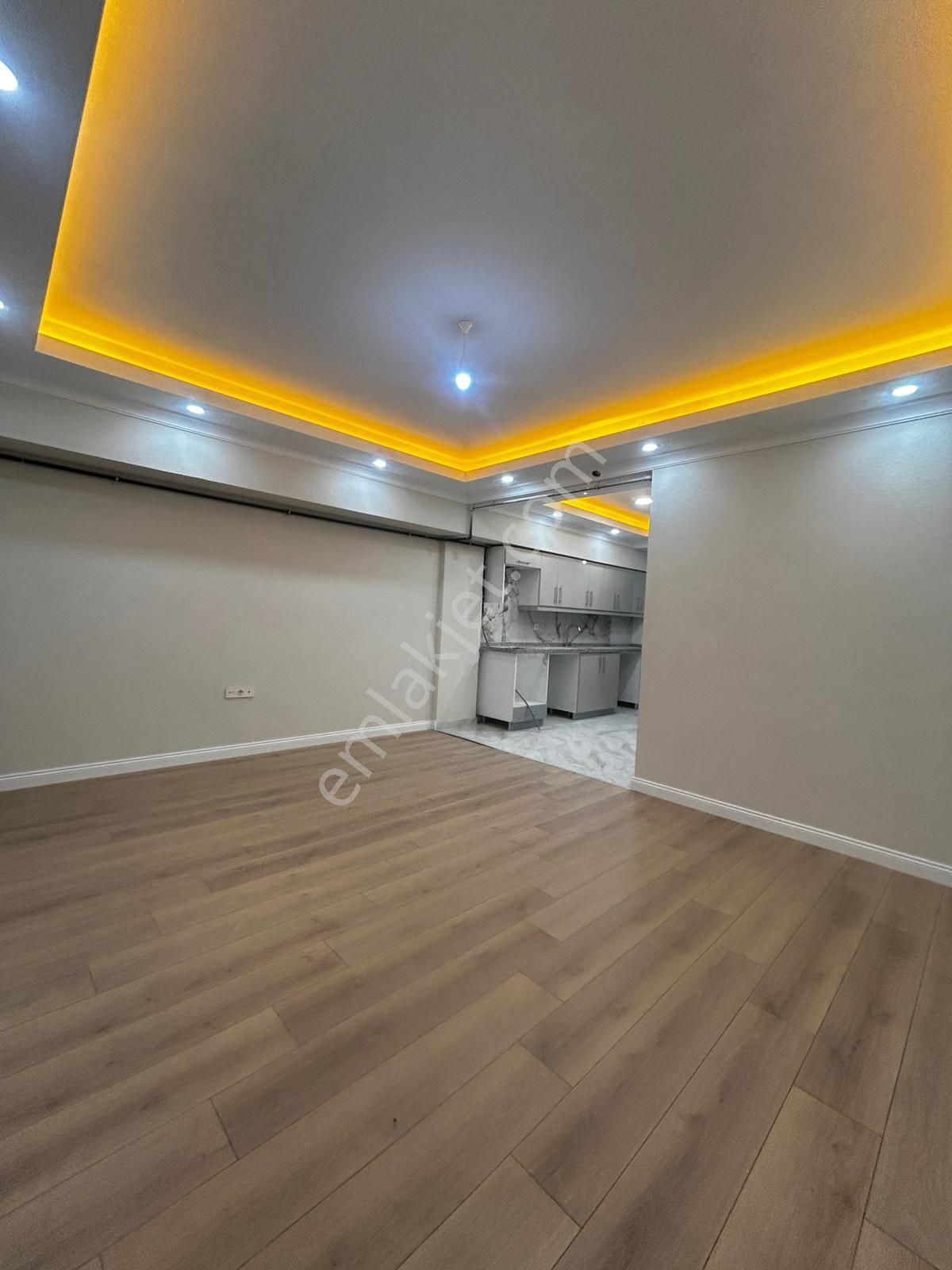 Şahin Gayrimenkulden Satılık Ferah 4+1 — Bodrumlu Ve Geniş Balkonlu Daire! - Görsel 2