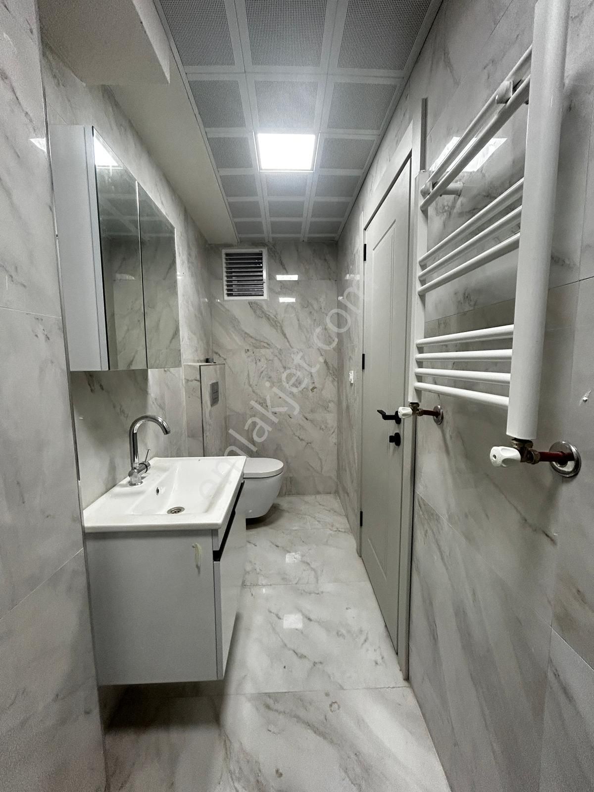 Şahin Gayrimenkulden Satılık Ferah 4+1 — Bodrumlu Ve Geniş Balkonlu Daire! - Görsel 16