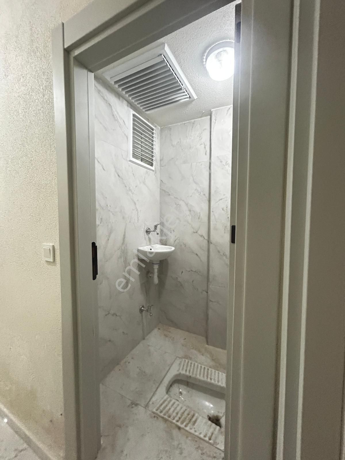 Şahin Gayrimenkulden Satılık Ferah 4+1 — Bodrumlu Ve Geniş Balkonlu Daire! - Görsel 18