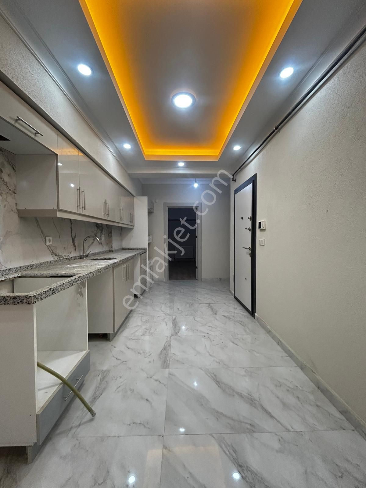 Şahin Gayrimenkulden Satılık Ferah 4+1 — Bodrumlu Ve Geniş Balkonlu Daire! - Görsel 6