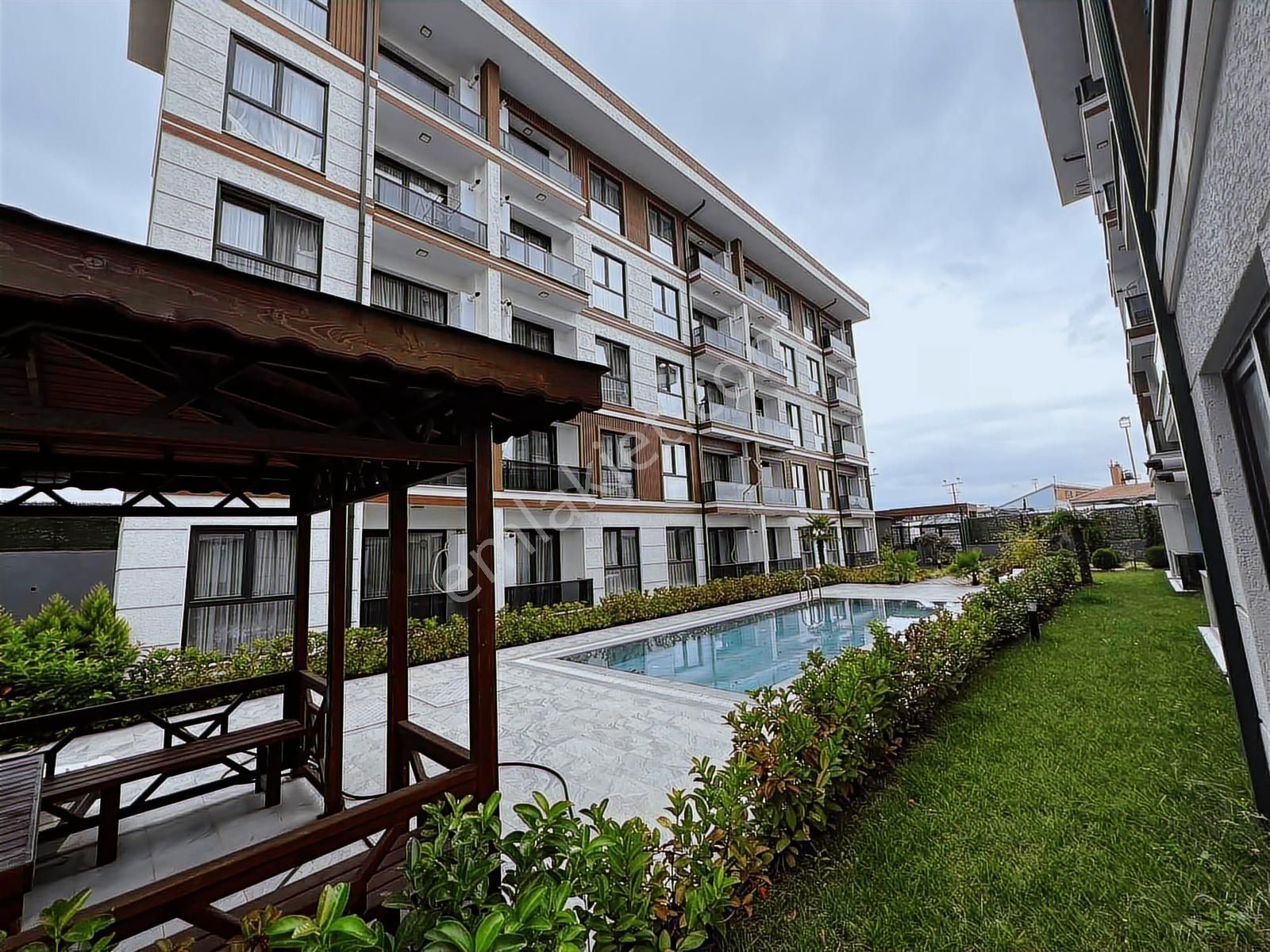 Balat'ta Sosyal Tesisli Ful Eşyalı Satılık 1+1 Daire - Görsel 3