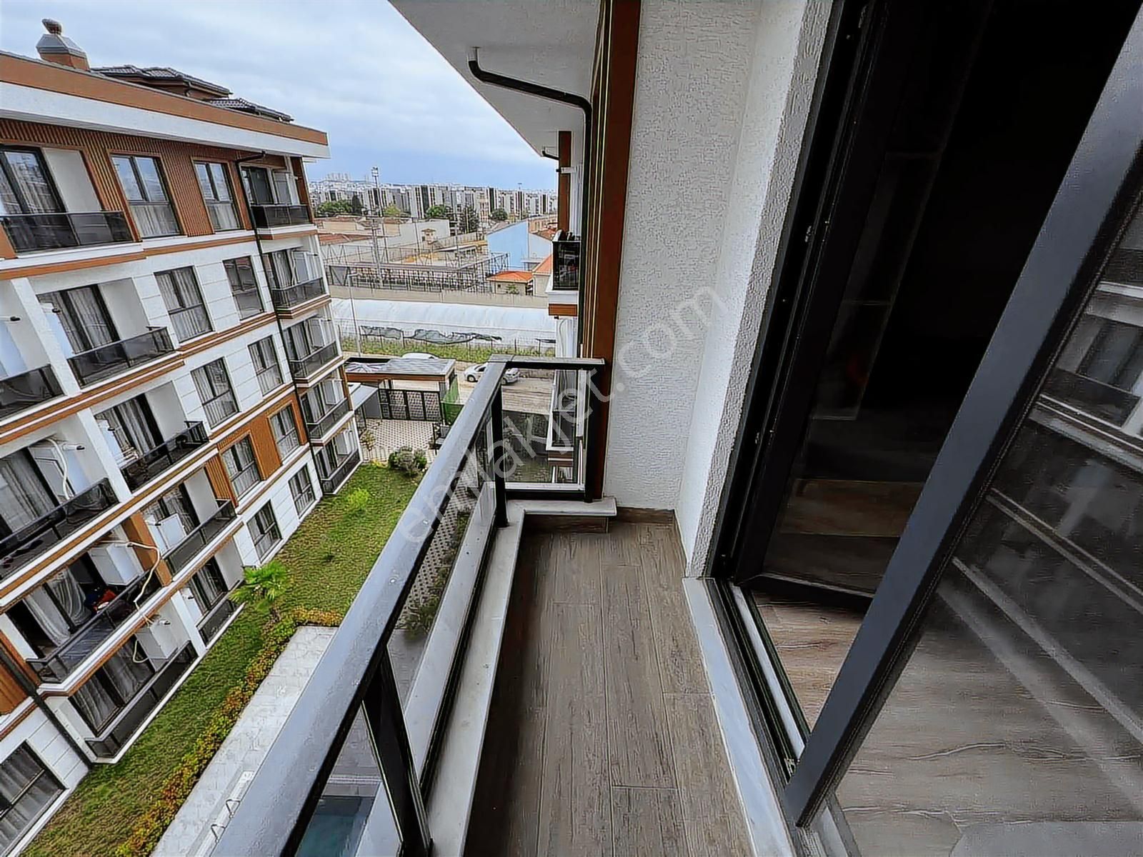 Balat'ta Sosyal Tesisli Ful Eşyalı Satılık 1+1 Daire - Görsel 4