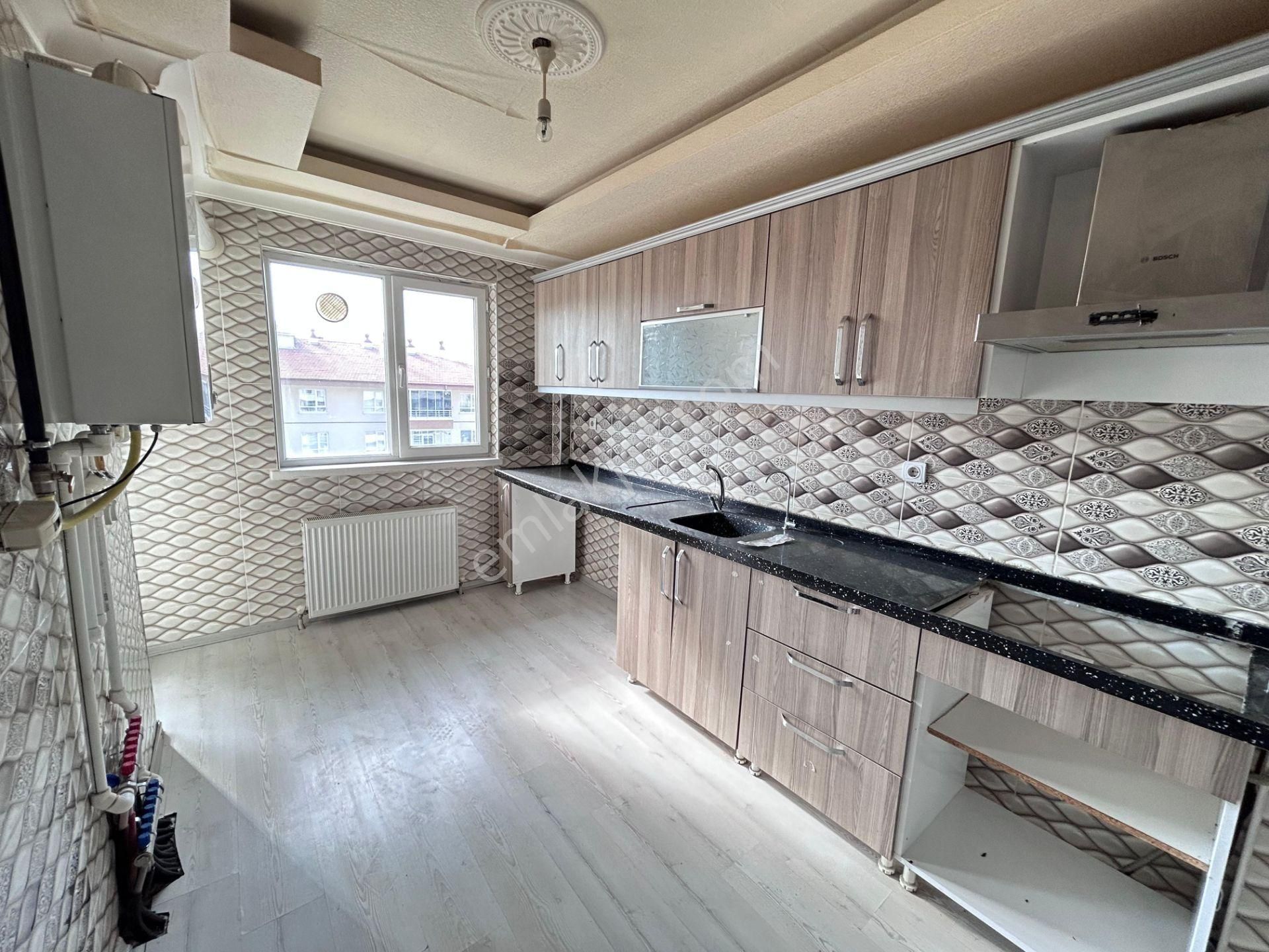 Lider Emlak'tan 3+1 Ebeveyn Banyolu Yapılı Satılık Daire - Görsel 5