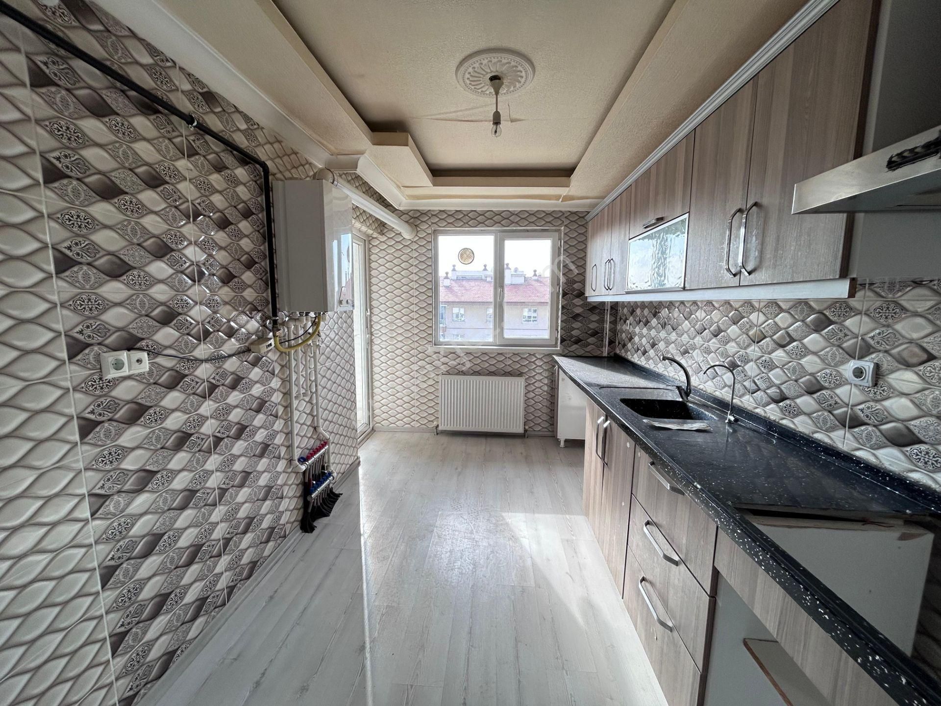 Lider Emlak'tan 3+1 Ebeveyn Banyolu Yapılı Satılık Daire - Görsel 3