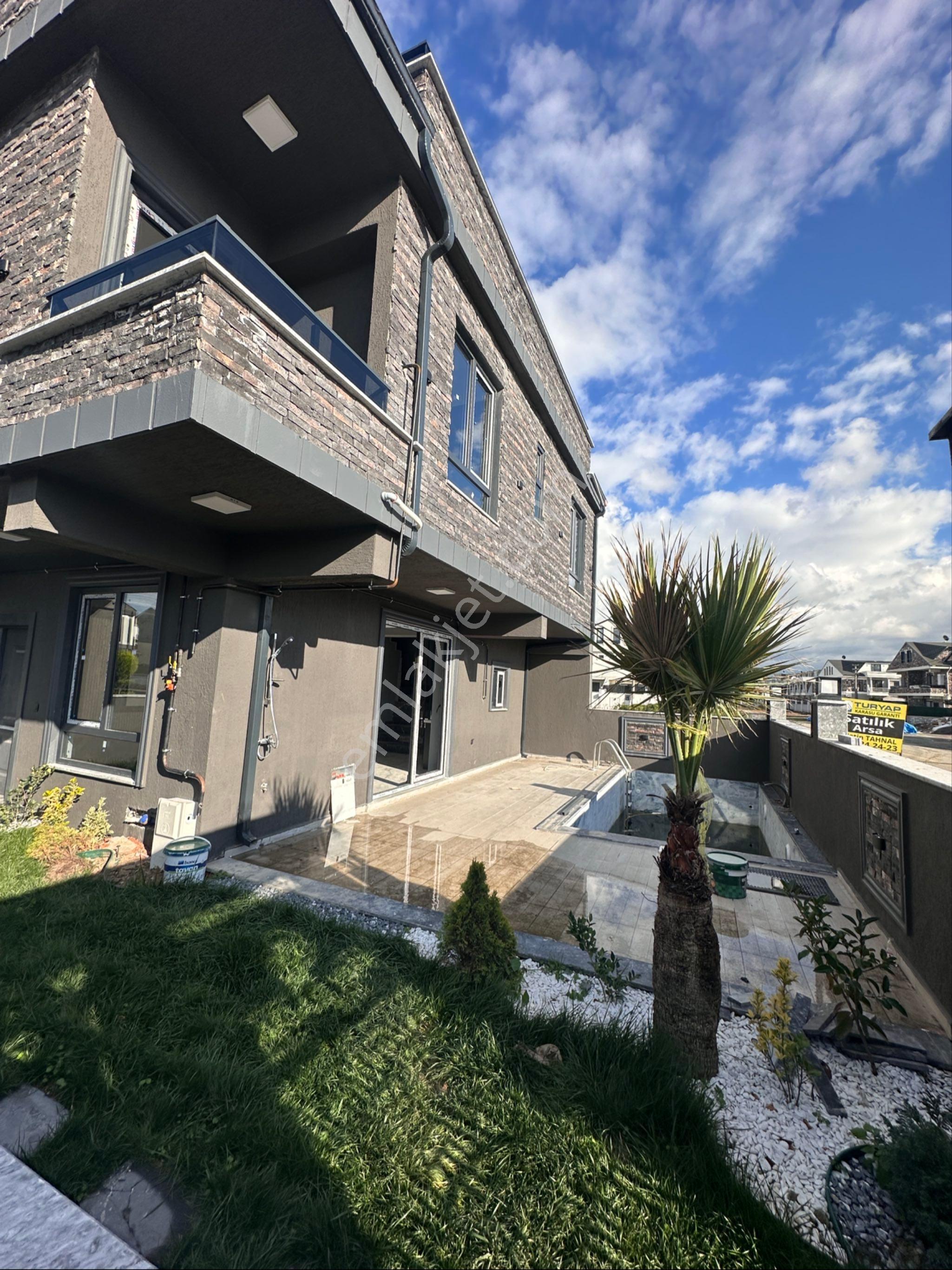 Üstüner Gayrimenkul Den Üst Düzey Mimarisiyle Tasarlanmış Lux 4+1 Villa - Görsel 2