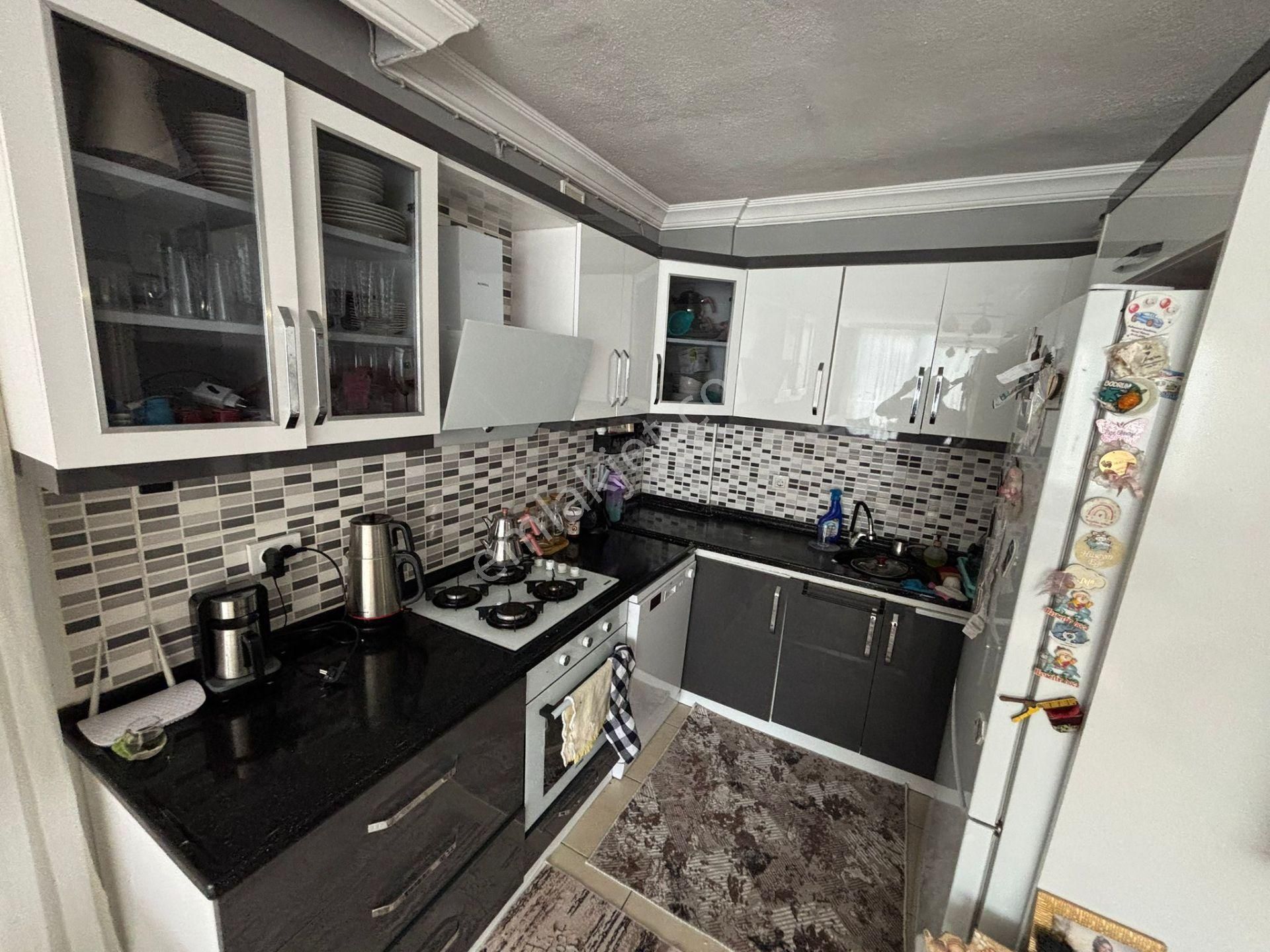 Aydın Akbük'te Satılık Denize Ve Merkeze Yakın Giriş Kat Eşyasız 3+1 Daire