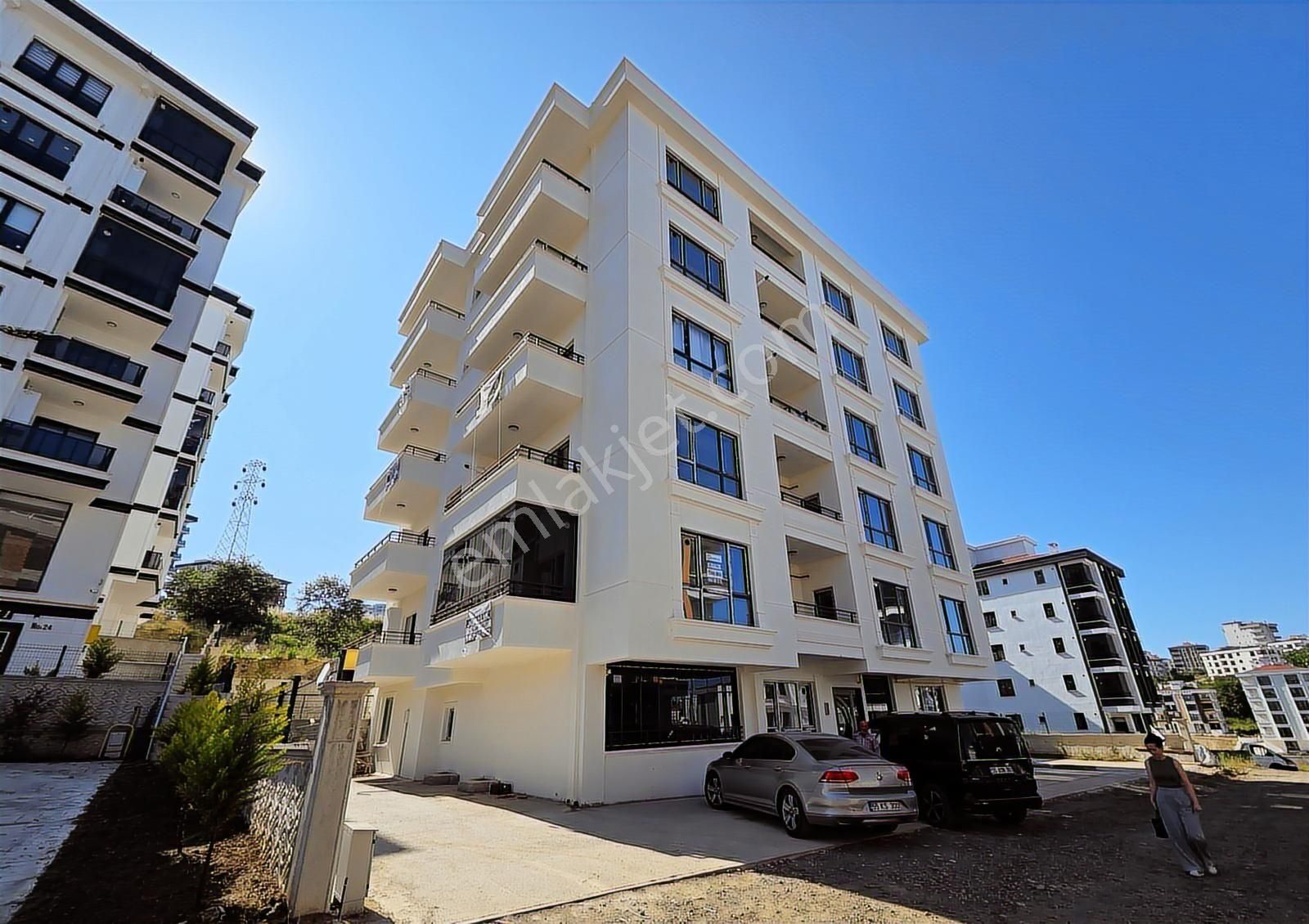 Deniz Manzaralı Bölgenin En Geniş 1+1 Dairesi Yerden Isıtmalı - Görsel 12