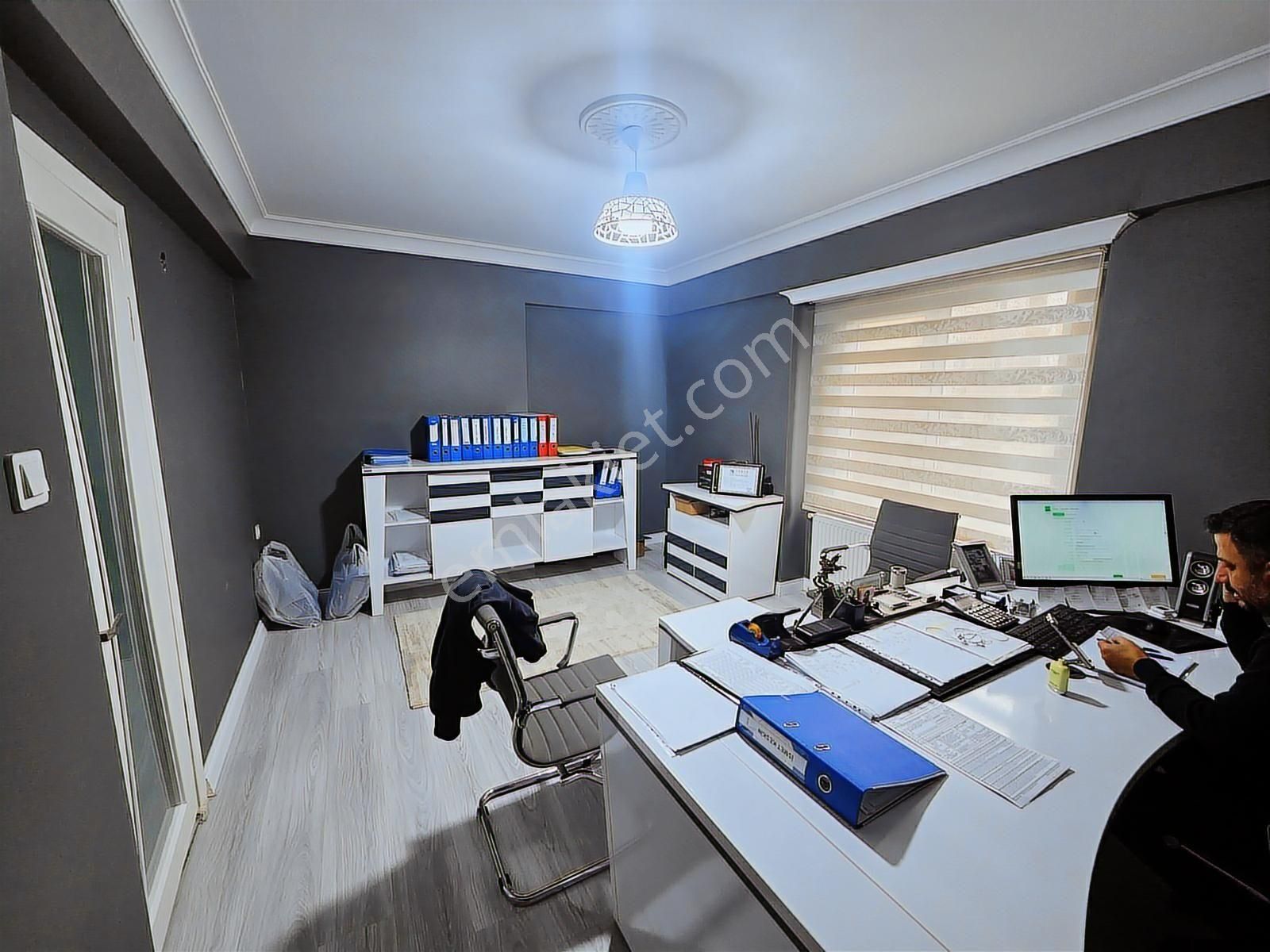 Cağaloğlu'na Cephe Tabela Değeri Yüksek Hazır Kiracılı Ofis - Görsel 10