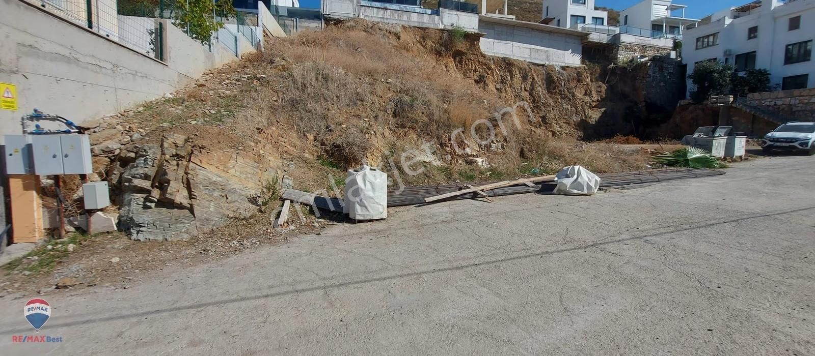 5 Bodrum Peksimet Mah. Denız Manzaralı 330m² Vılla İmarlı Arsa - Görsel 2