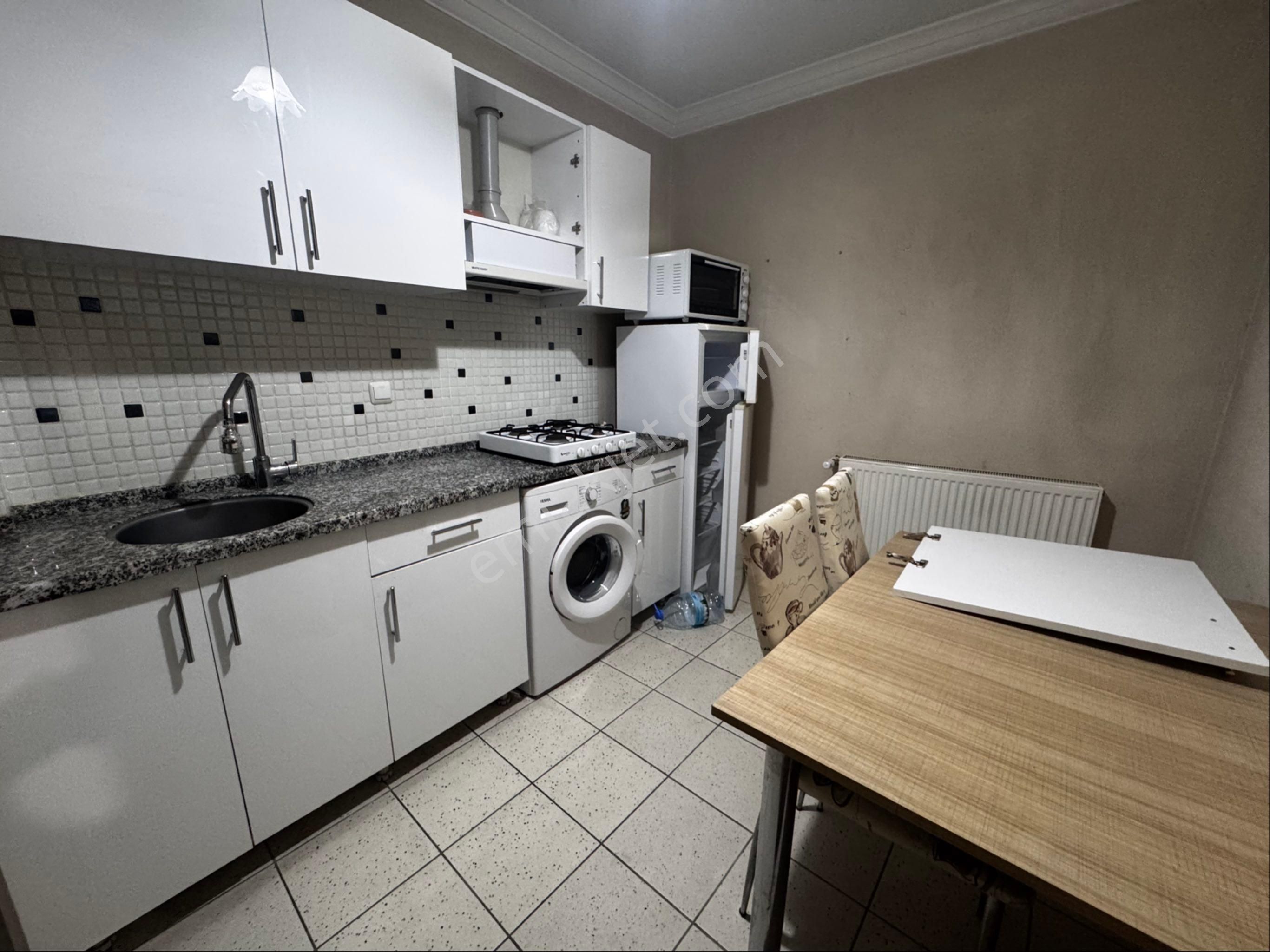 Berkay Emlaktan Turan Mahallesinde Eşyalı Sadece Bayanlara Kiralık Daire