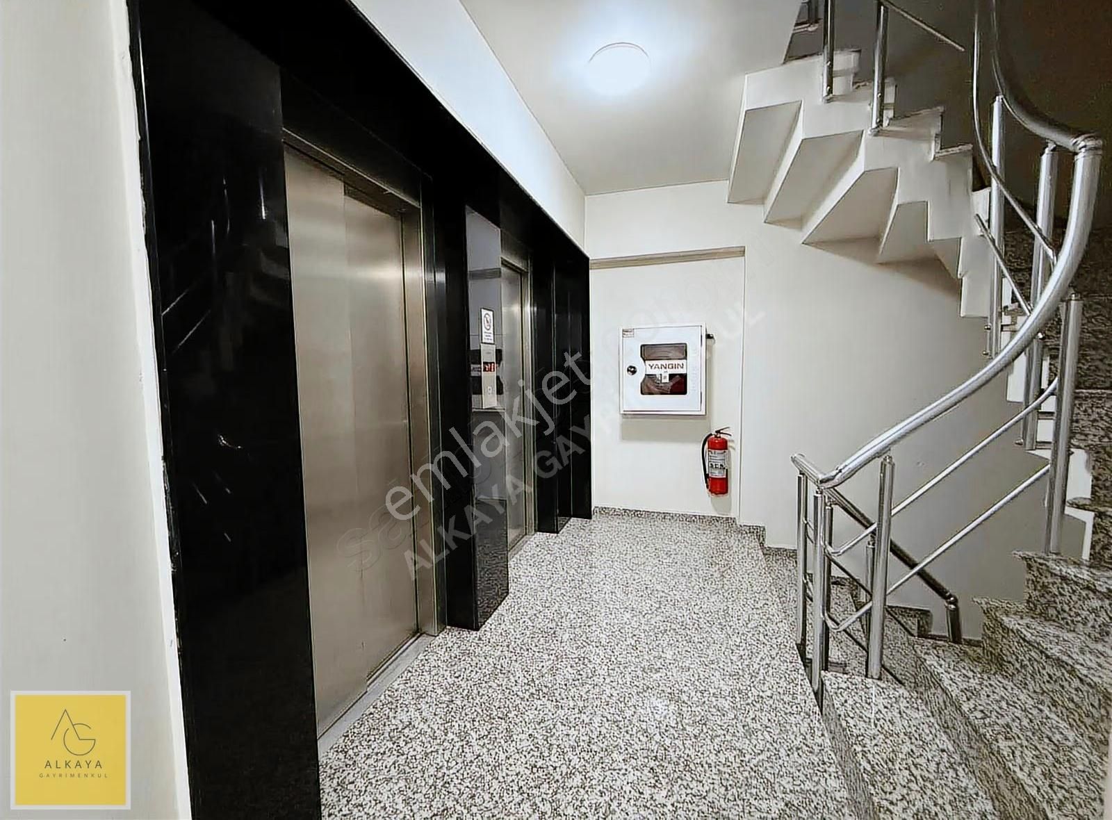 Alkaya'dan Caddebostan'da Bağdat'a 1.paralel 2+1 Köşe Daire - Görsel 14