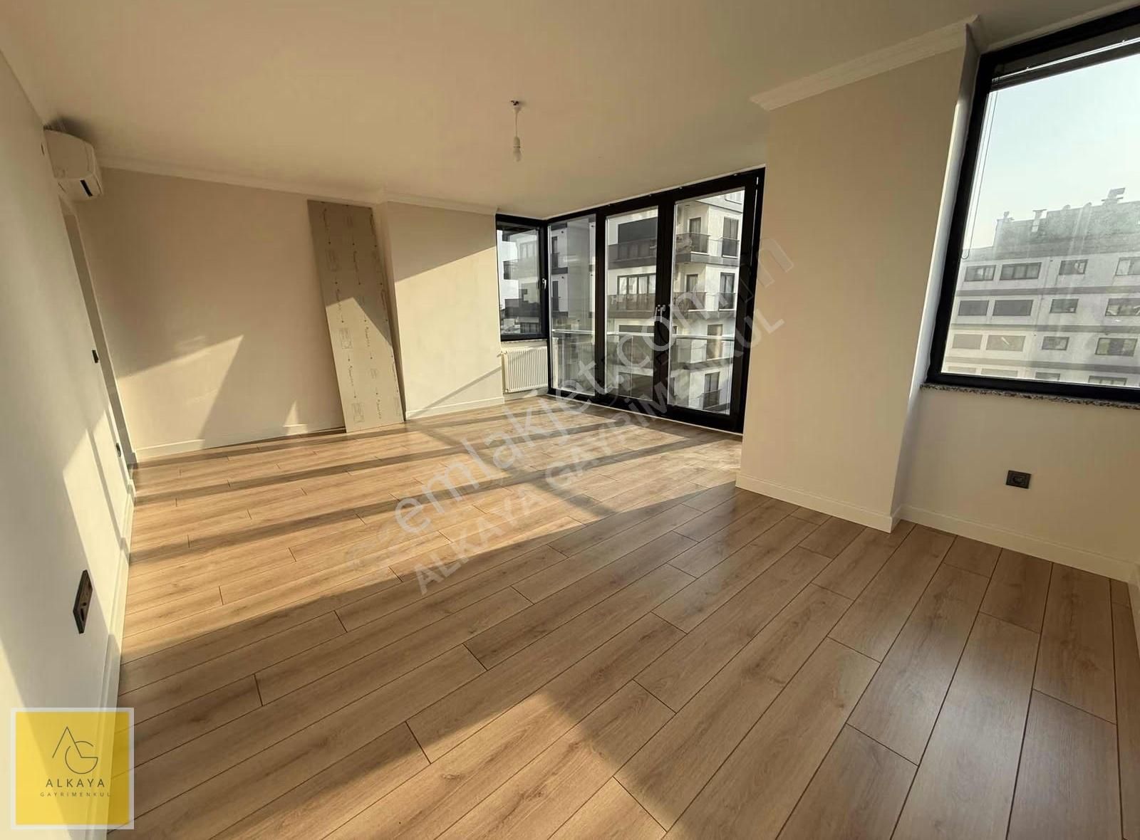 Alkaya'dan Caddebostan'da Bağdat'a 1.paralel 2+1 Köşe Daire - Görsel 5