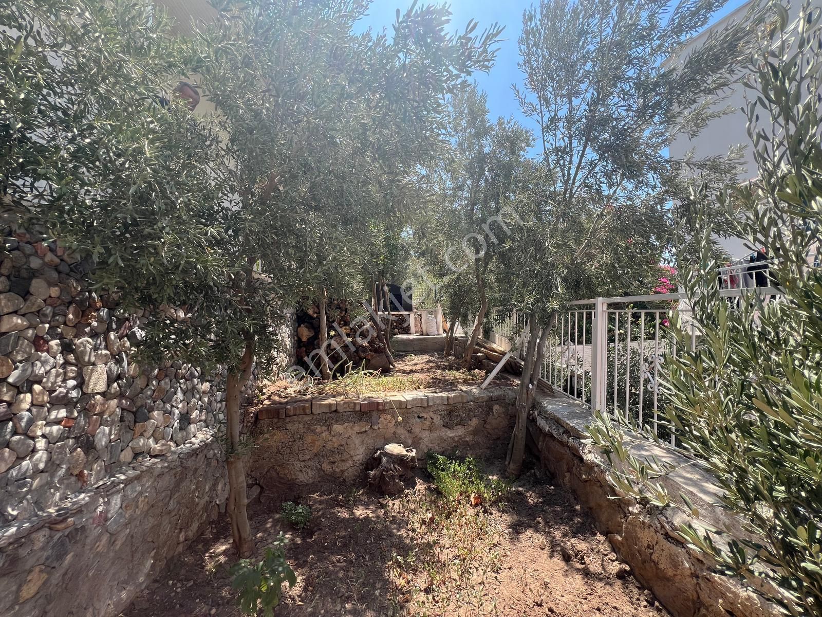 Aydın Akbük'te Satılık Deniz Manzaralı 3+1 Eşyalı Yazlık - Görsel 14