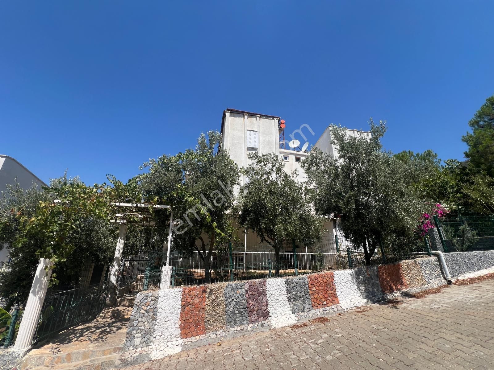 Aydın Akbük'te Satılık Deniz Manzaralı 3+1 Eşyalı Yazlık