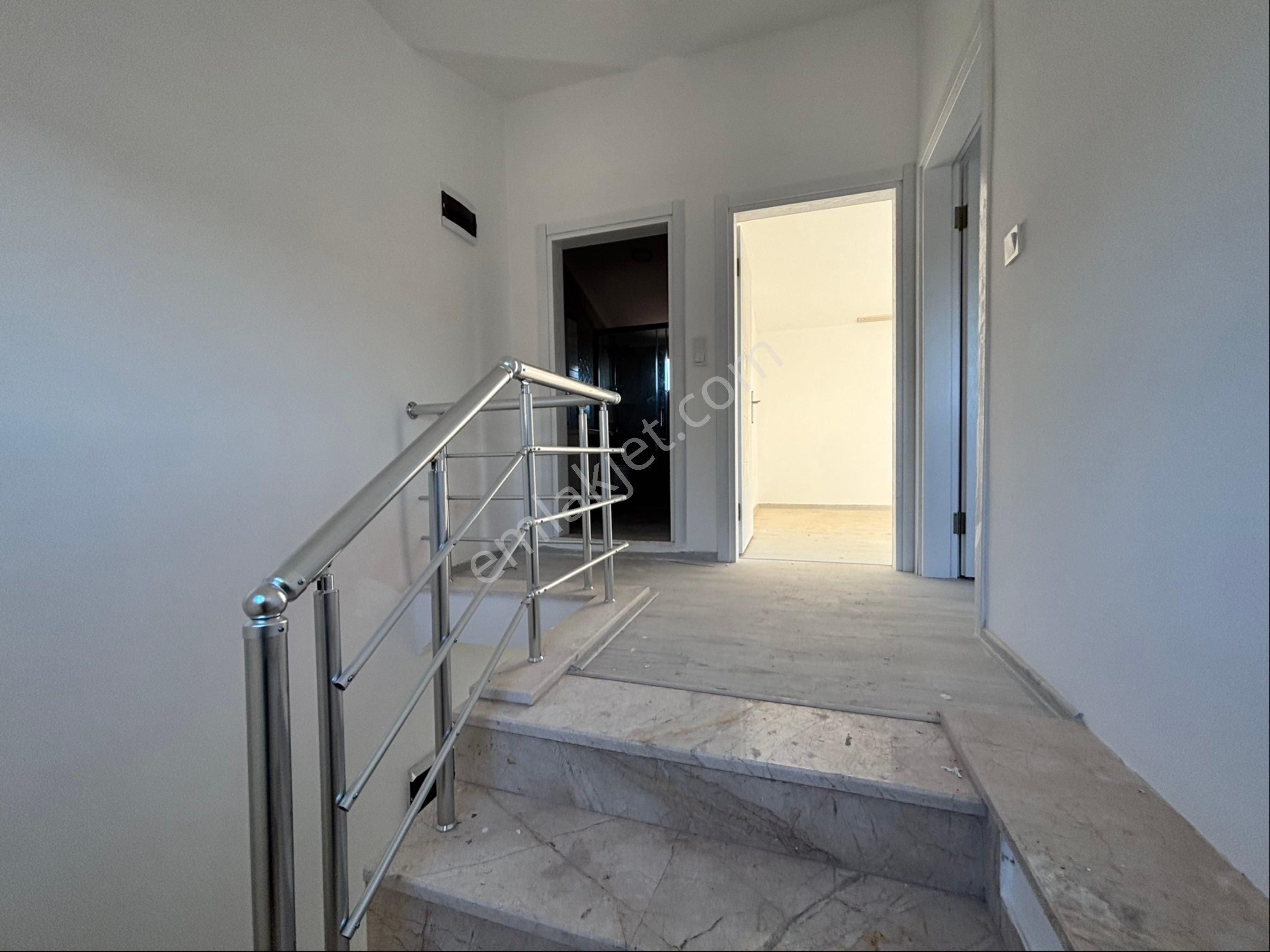 Karaçulha Mahallesinde Yeniyapı 2+1 Ayrı Mutfak Çift Banyolu Kiralık Daire - Görsel 16