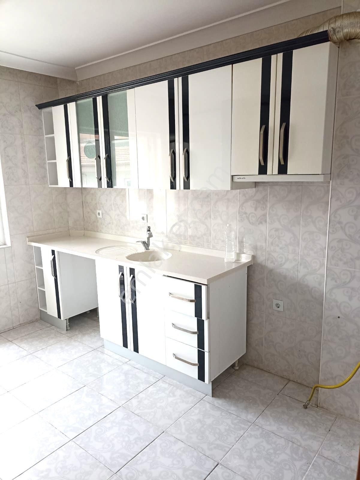 Şehitkubilay Da Kiralık 3+1 1. Kat Da Çarşı Yakını Daire