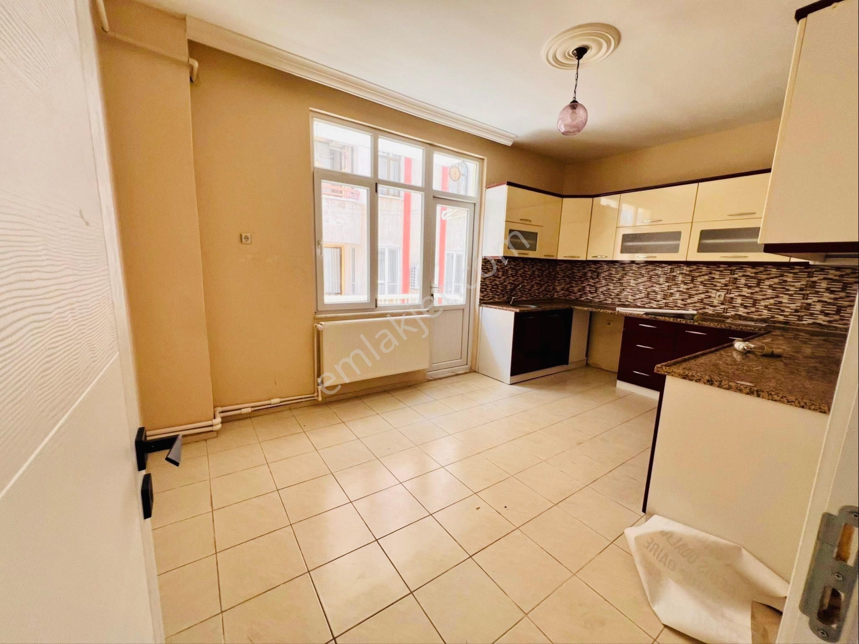 Salı Pazarı Üzeri Kombili Masrafsız Arakat Çok Geniş Ferah - Görsel 9