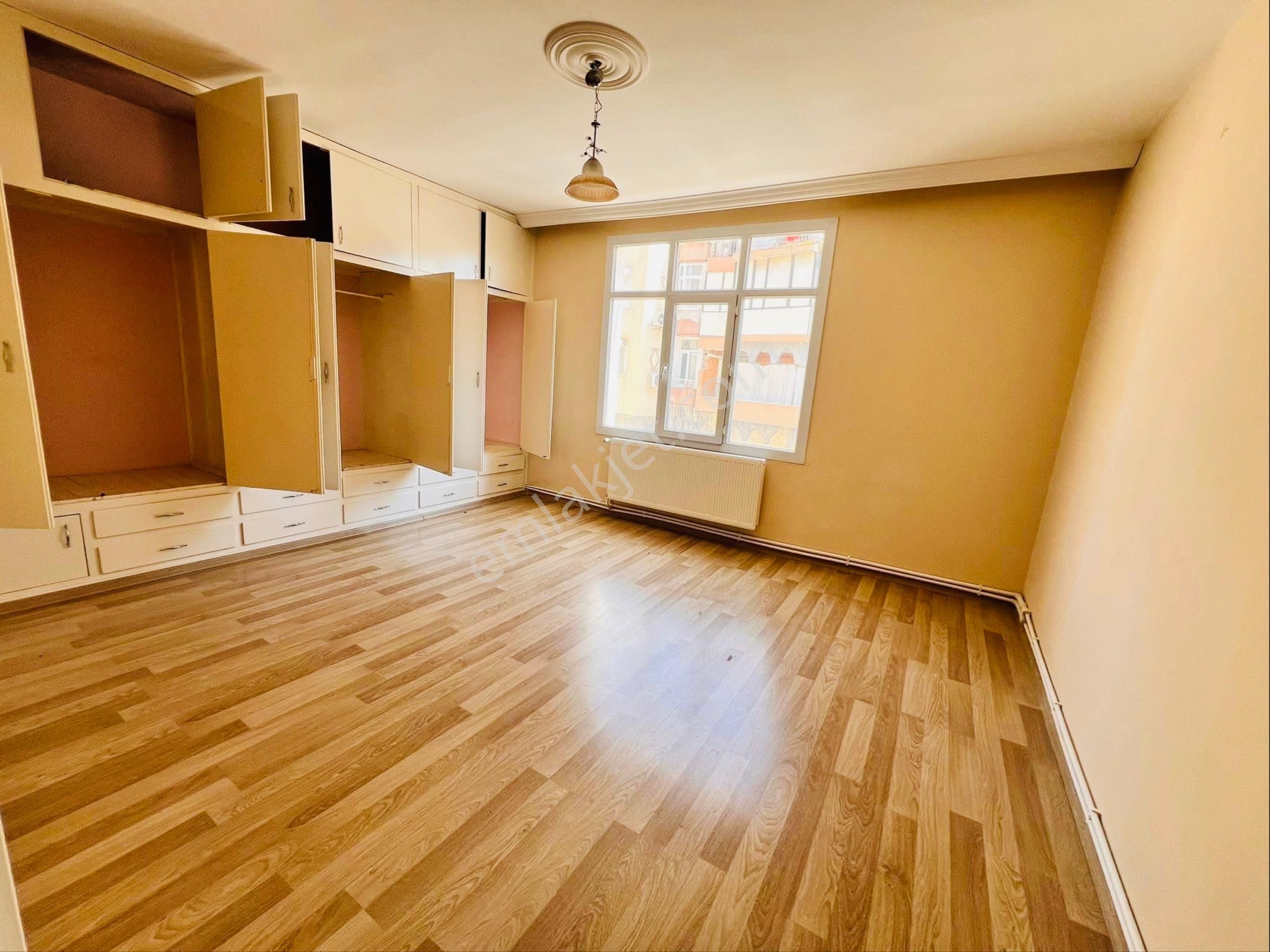 Salı Pazarı Üzeri Kombili Masrafsız Arakat Çok Geniş Ferah - Görsel 3