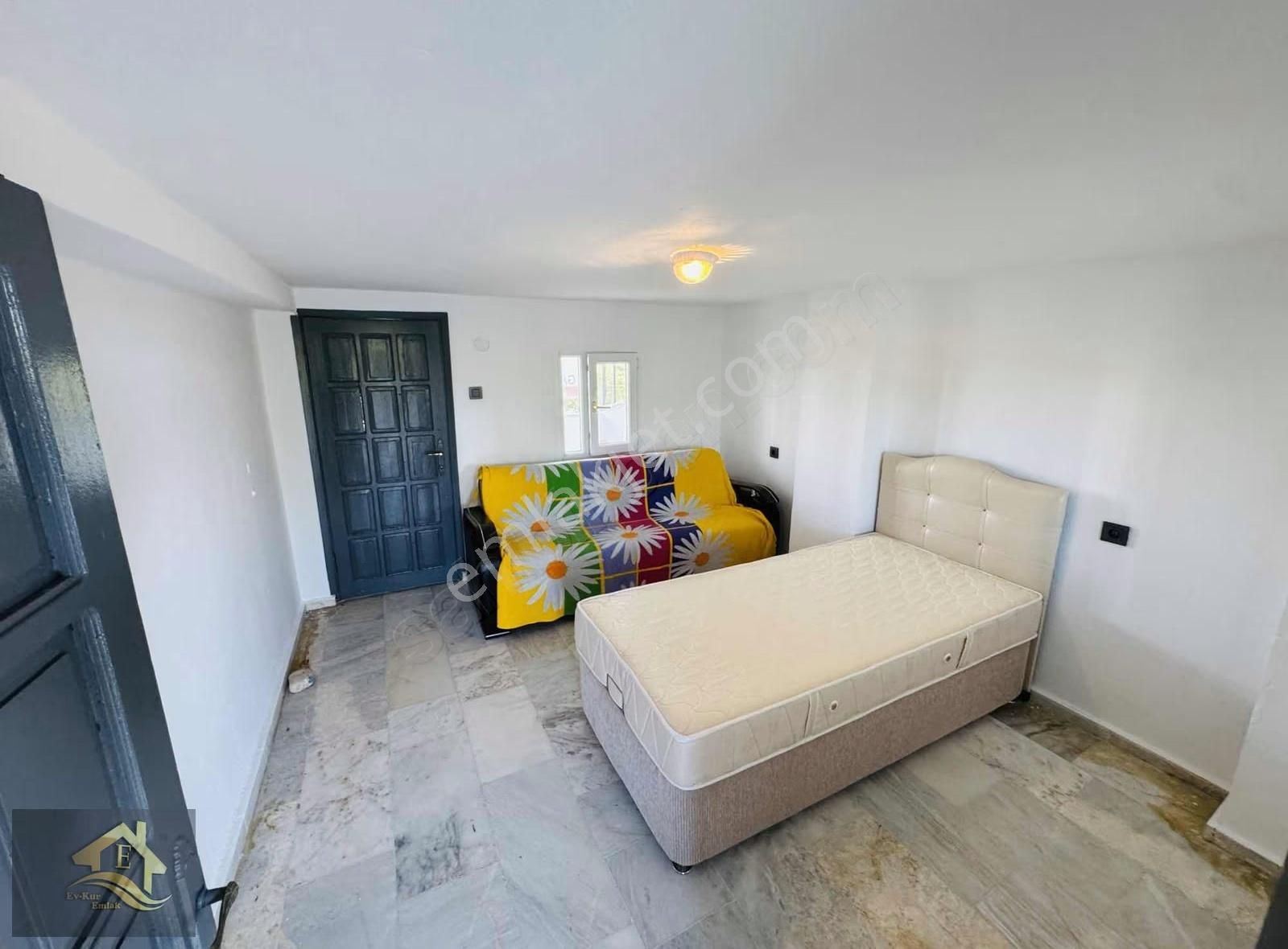 Kuşadası Davutlar'da Denize 750mt Full Eşyalı Satılık 3+1 Yazlık - Görsel 8