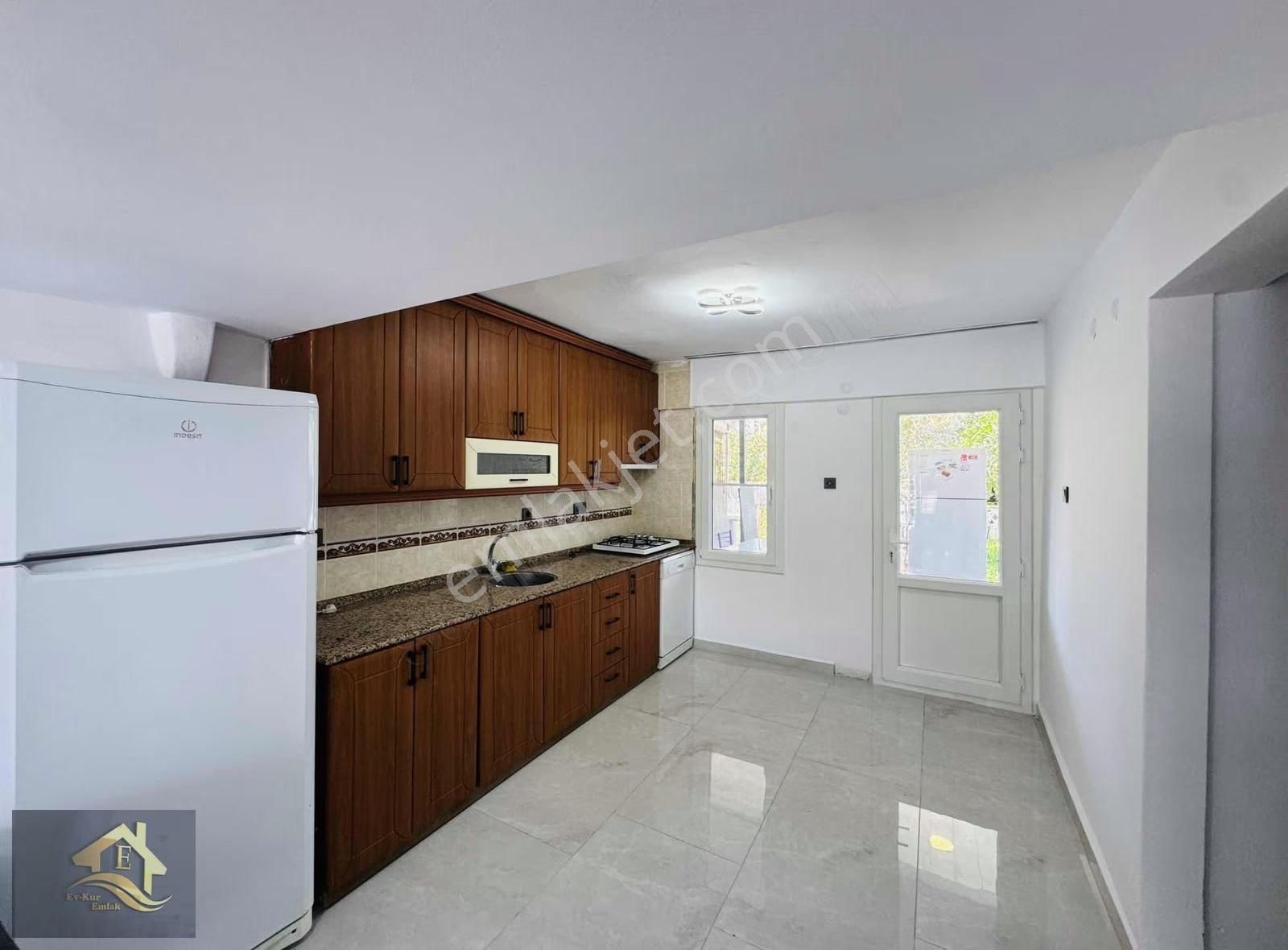 Kuşadası Davutlar'da Denize 750mt Full Eşyalı Satılık 3+1 Yazlık - Görsel 20