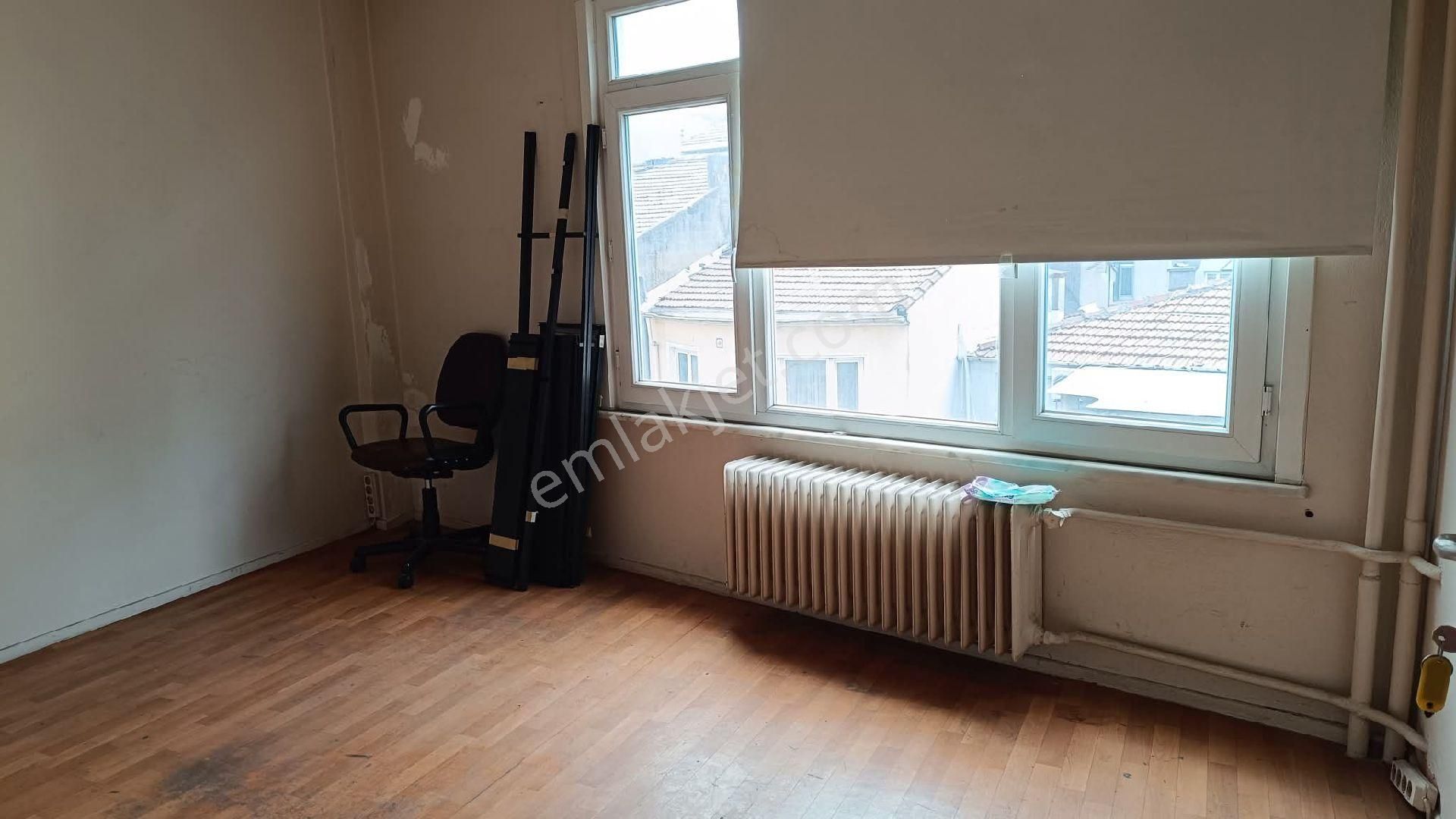 Boğa Gm Kadıköy Çarşı Merkez'de Kiralık Ofis