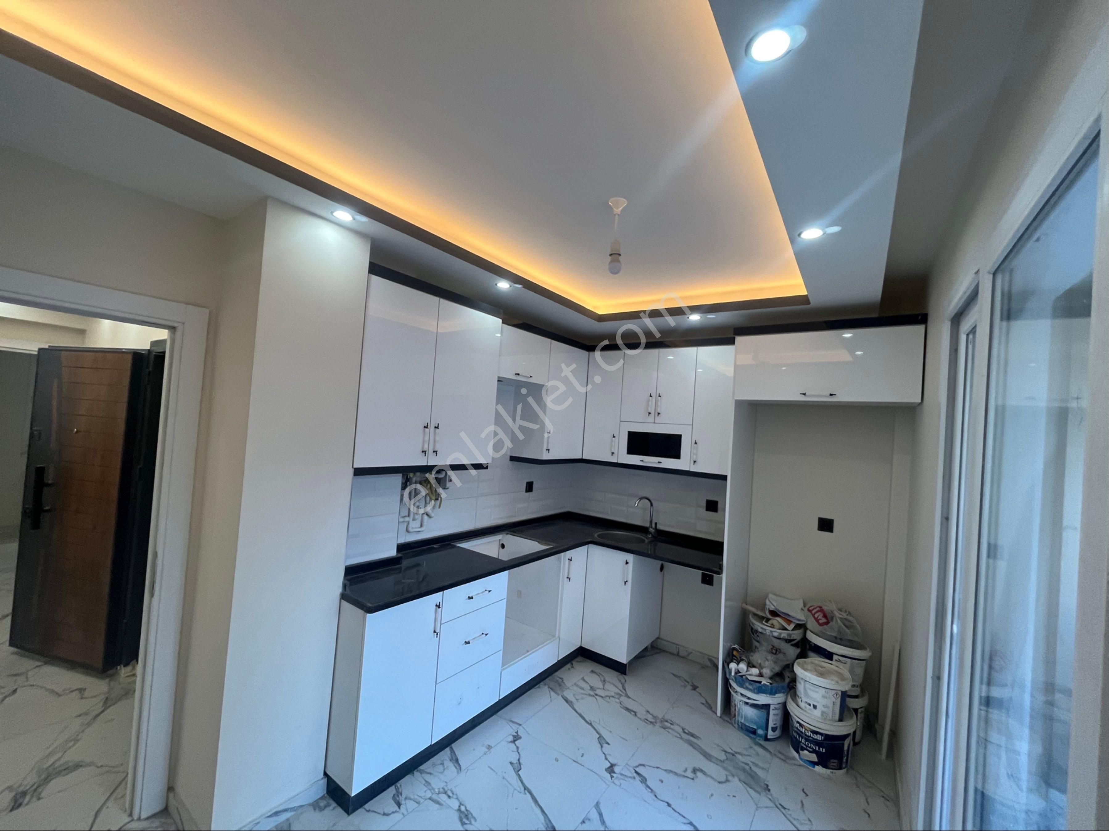 İzmir Buca İnönü Mah Datılık 3 Katlı Sıfır Pılan Pırojeli