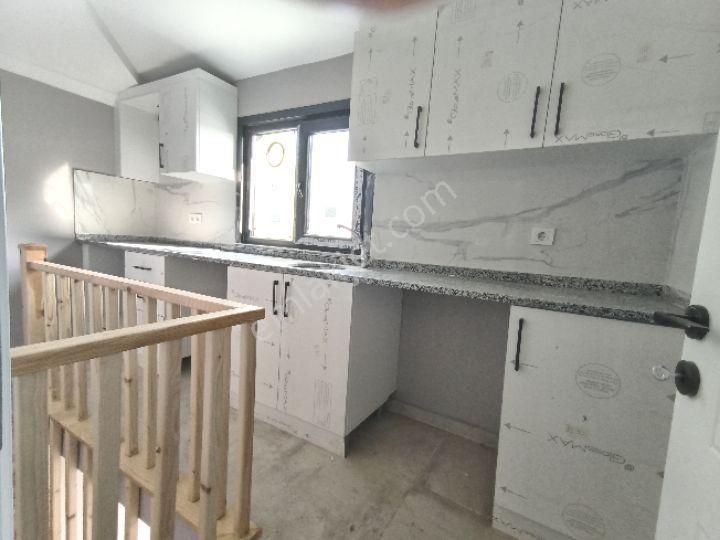 Akşemsettin Mh De 2 Aileye Uygun Çatı Dubleks 4+1 Geniş Dubleks - Görsel 25