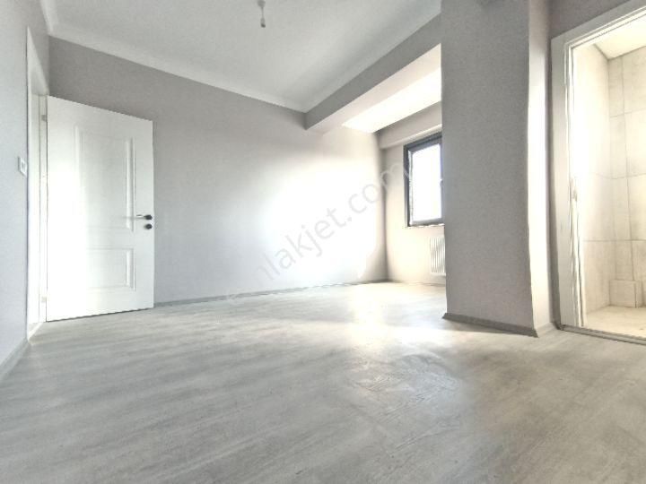 Akşemsettin Mh De 2 Aileye Uygun Çatı Dubleks 4+1 Geniş Dubleks - Görsel 15