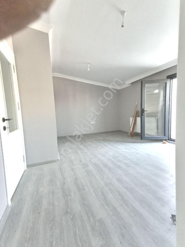 Akşemsettin Mh De 2 Aileye Uygun Çatı Dubleks 4+1 Geniş Dubleks - Görsel 27