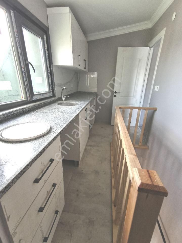 Akşemsettin Mh De 2 Aileye Uygun Çatı Dubleks 4+1 Geniş Dubleks - Görsel 24