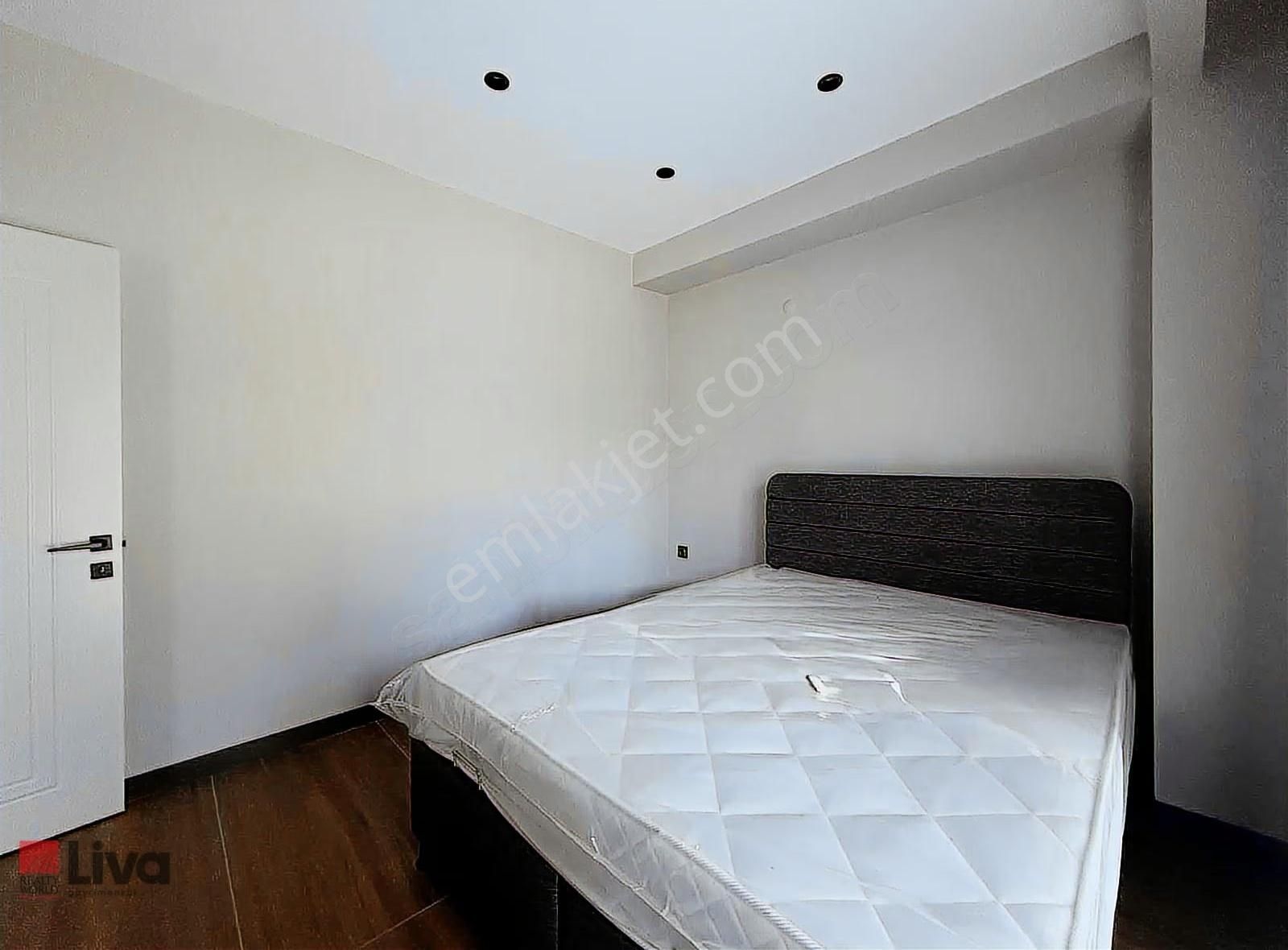 Liva'dan Plevne Mahallesinde Full Eşyalı Kiralık Sıfır 1+1 Daire - Görsel 15
