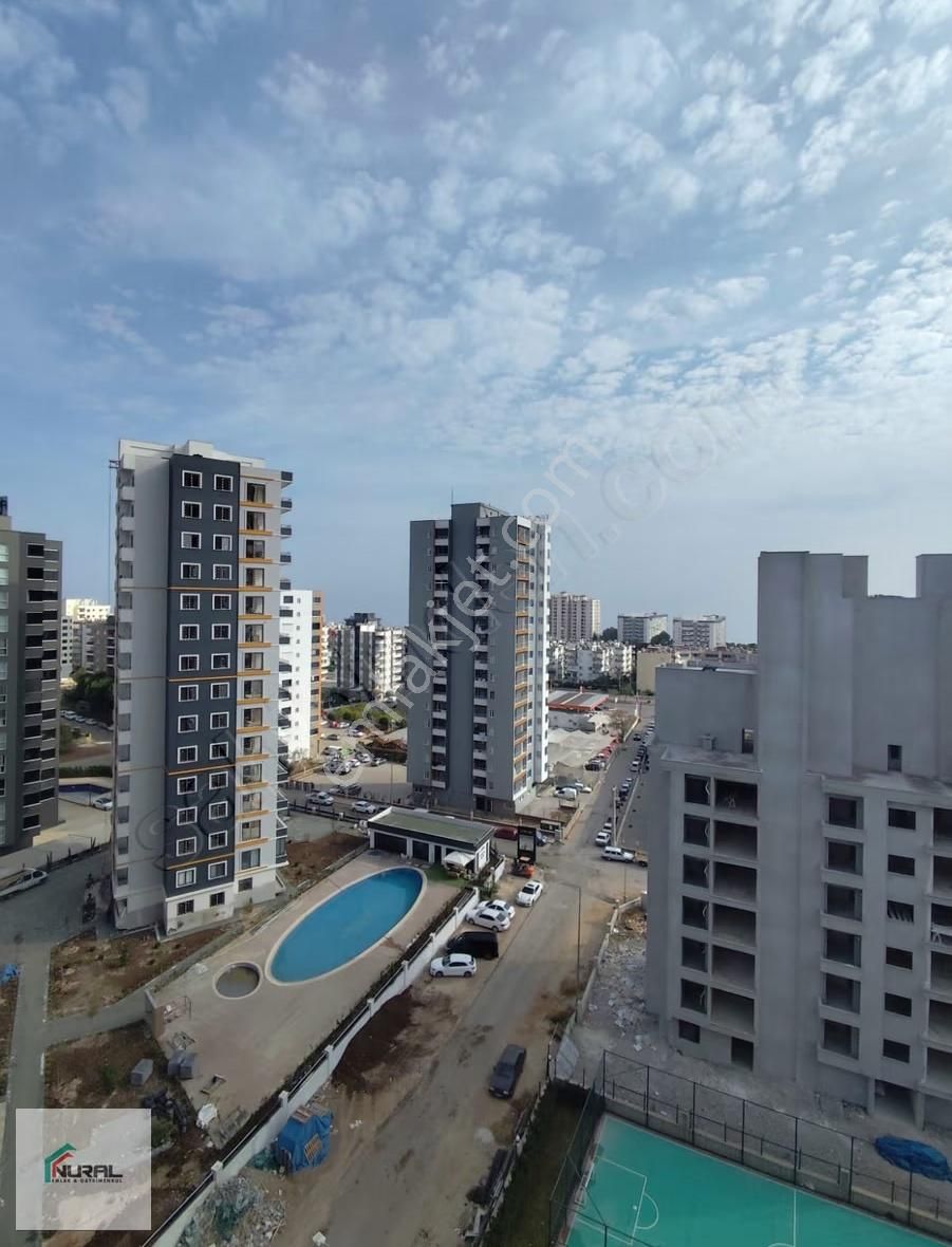 Akdeniz Mahallesi'de Deniz Manzaralı Satılık 3.5+1 Sıfır Daire