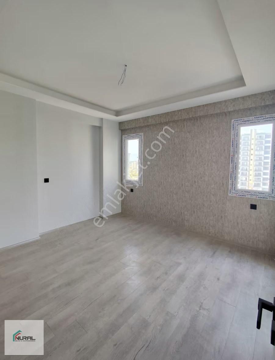 Akdeniz Mahallesi'de Deniz Manzaralı Satılık 3.5+1 Sıfır Daire - Görsel 3