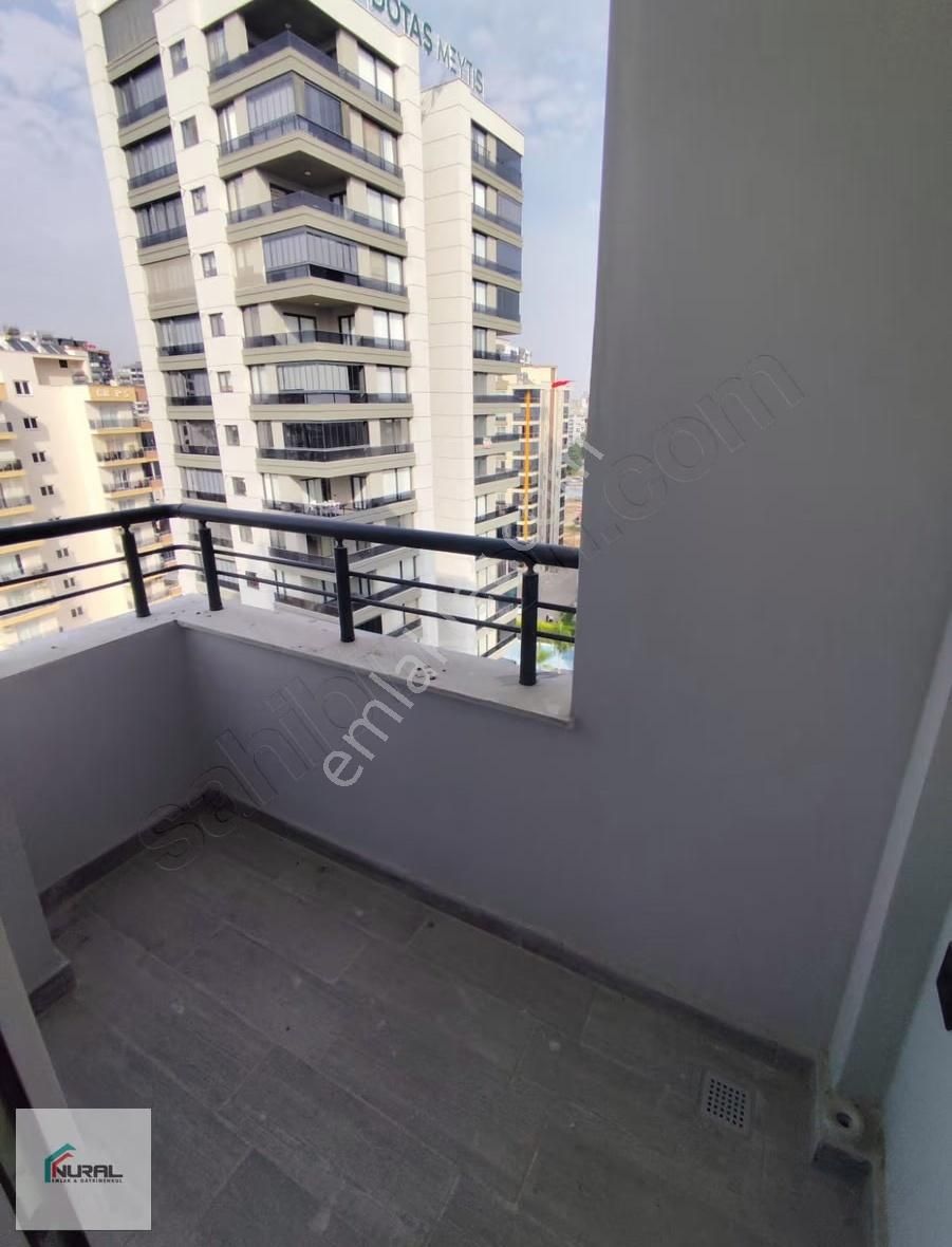 Akdeniz Mahallesi'de Deniz Manzaralı Satılık 3.5+1 Sıfır Daire - Görsel 9