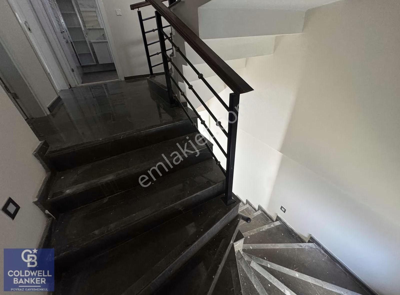 Menderes Coldwell Banker Poyraz'dan 4+1 Kiralık Triplex - Görsel 11