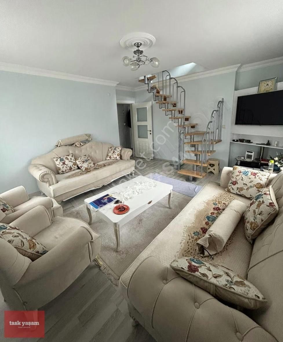 Tuzla İstasyon'da Merkezi Konum Geniş Satılık 3+2 Dubleks Daire - Görsel 9