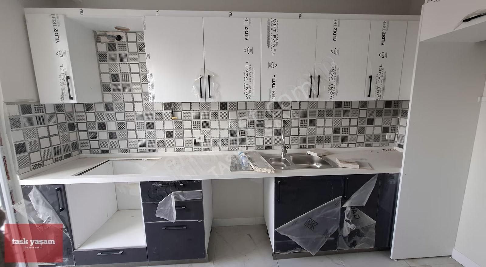 Tuzla Merkezinde Harika Konum Geniş Kullanışlı 3+1 Satılık Daire - Görsel 7