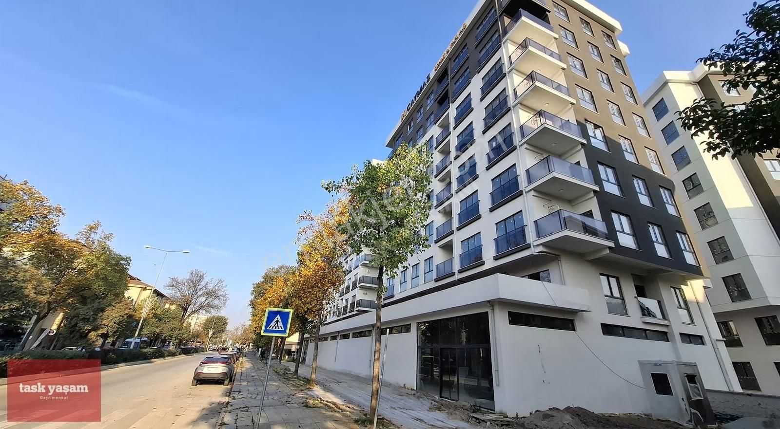 Tuzla Merkezinde Harika Konum Geniş Kullanışlı 3+1 Satılık Daire