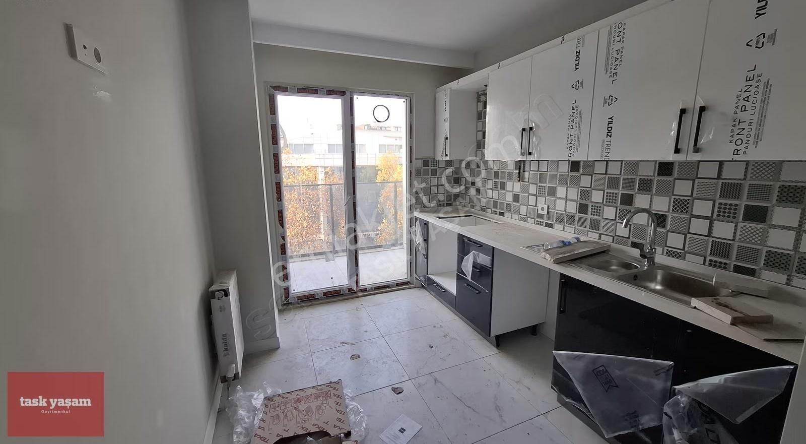 Tuzla Merkezinde Harika Konum Geniş Kullanışlı 3+1 Satılık Daire - Görsel 4