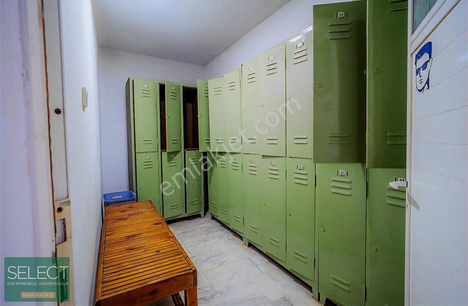 Marmaris'in Kalbinde Satılık Hamam, 2+1 Daire Ve Dükkan - Görsel 18