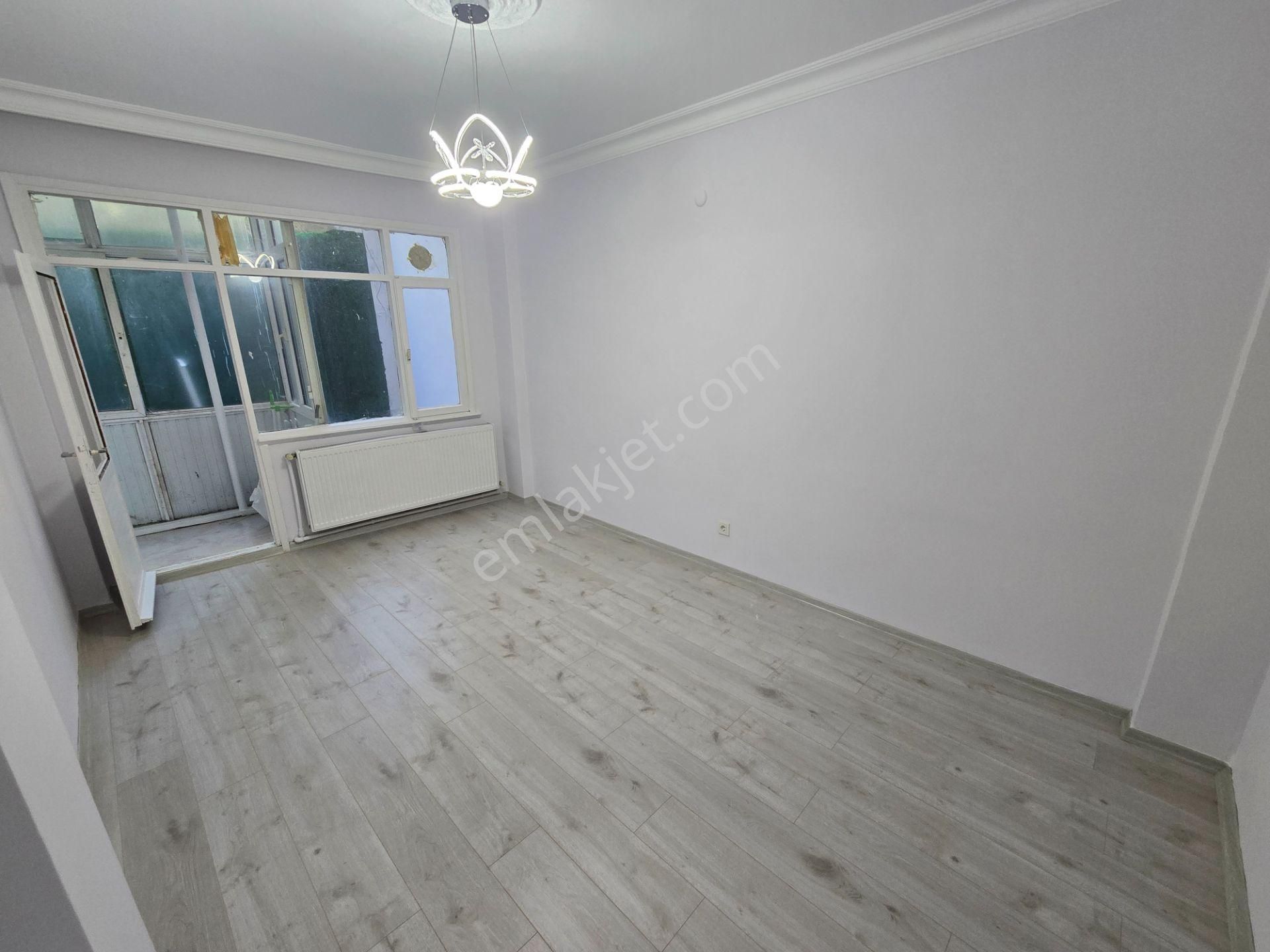 Deluxe 26 'dan Bağlarbaşı Metroya 10 Dk Balkonlu 2+1 75 M2 Daire - Görsel 6