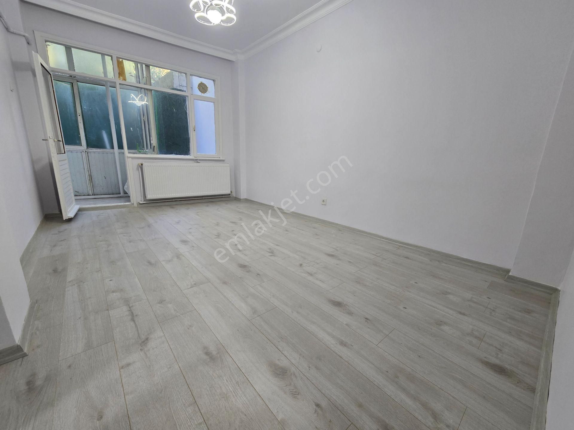 Deluxe 26 'dan Bağlarbaşı Metroya 10 Dk Balkonlu 2+1 75 M2 Daire - Görsel 4