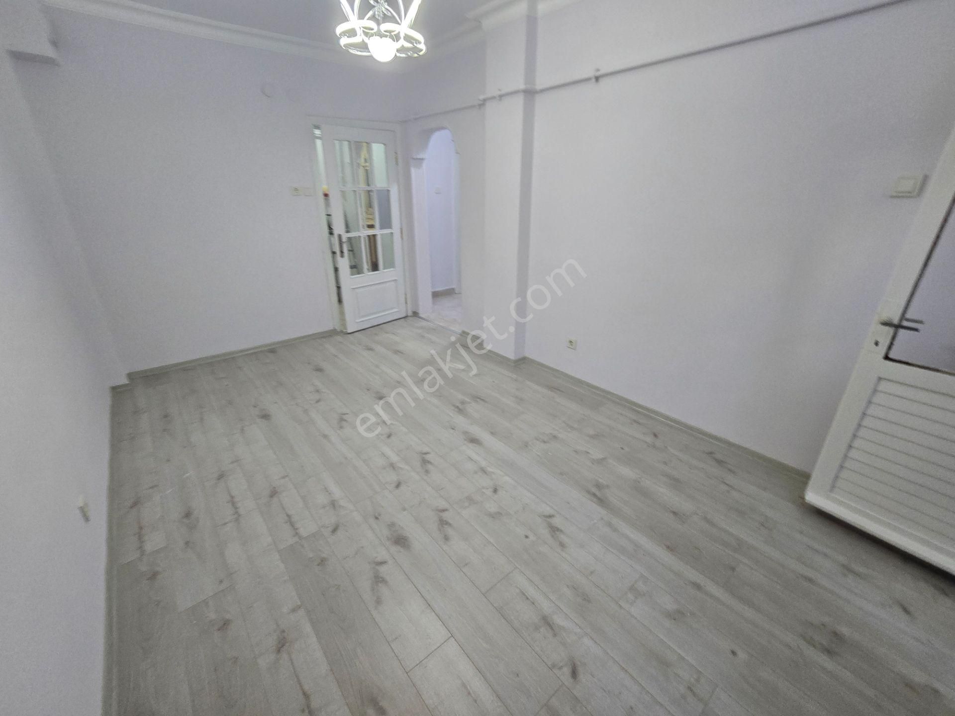 Deluxe 26 'dan Bağlarbaşı Metroya 10 Dk Balkonlu 2+1 75 M2 Daire - Görsel 12