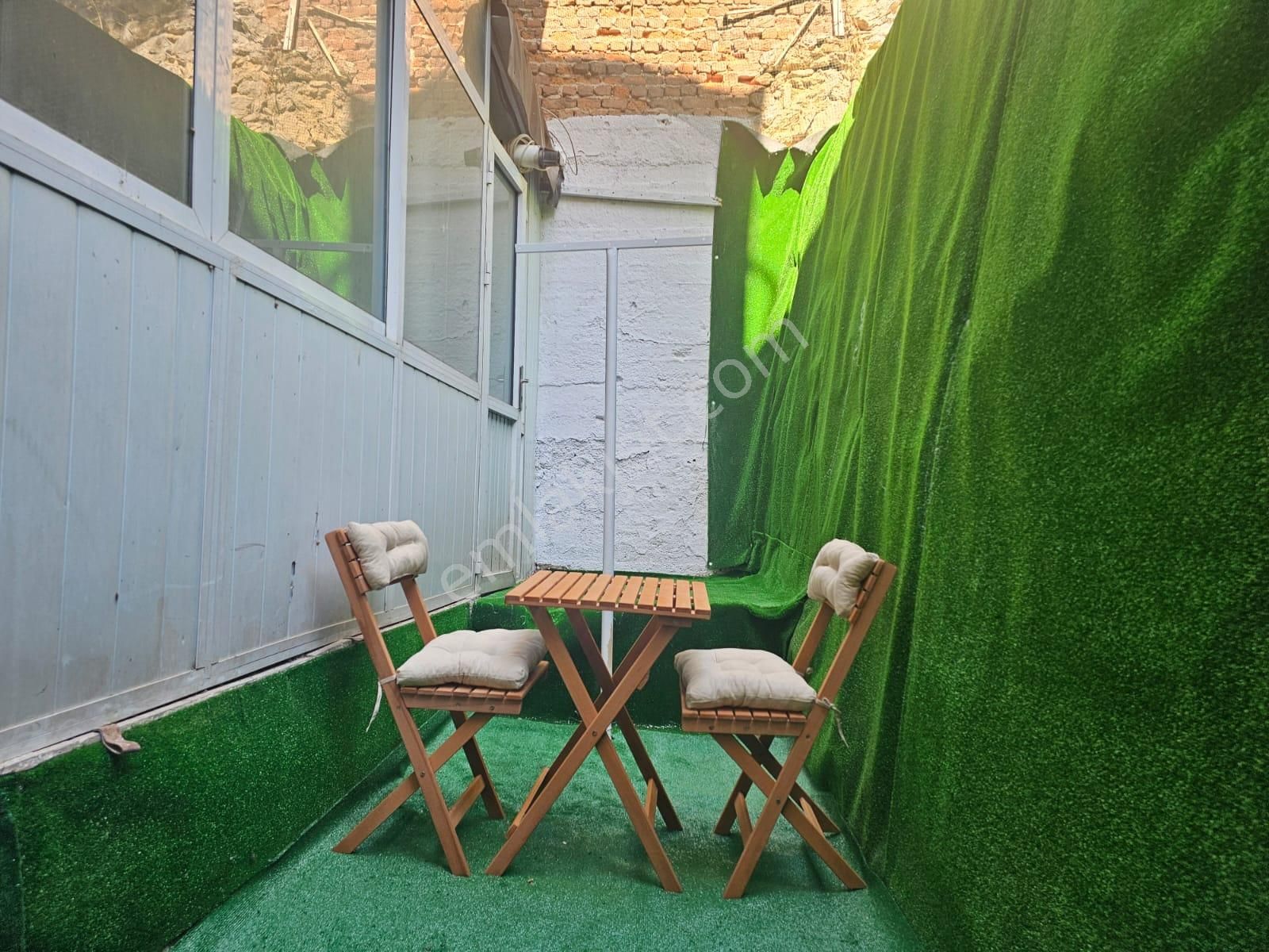 Deluxe 26 'dan Bağlarbaşı Metroya 10 Dk Balkonlu 2+1 75 M2 Daire